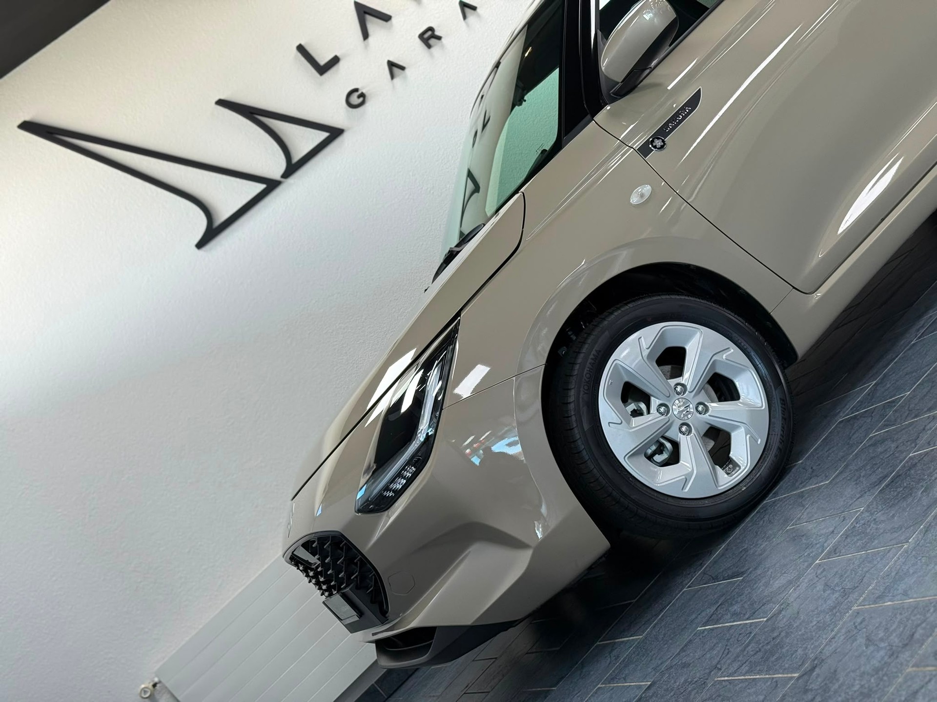 SUZUKI Swift 1.2 Sakura Hybrid CVT-image-8