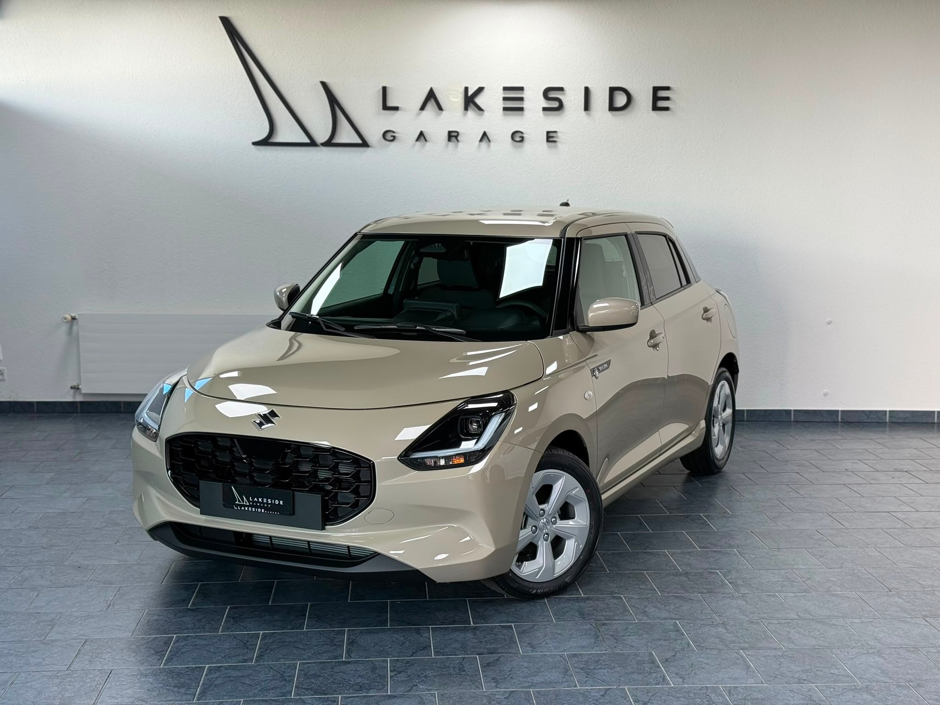 SUZUKI Swift 1.2 Sakura Hybrid CVT-image-7