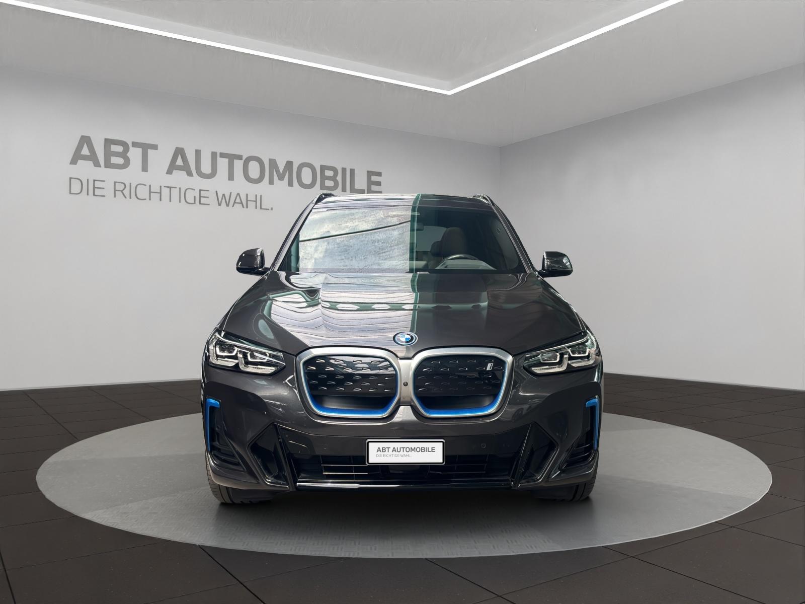 BMW iX3 E-Motor-showroom-element-1