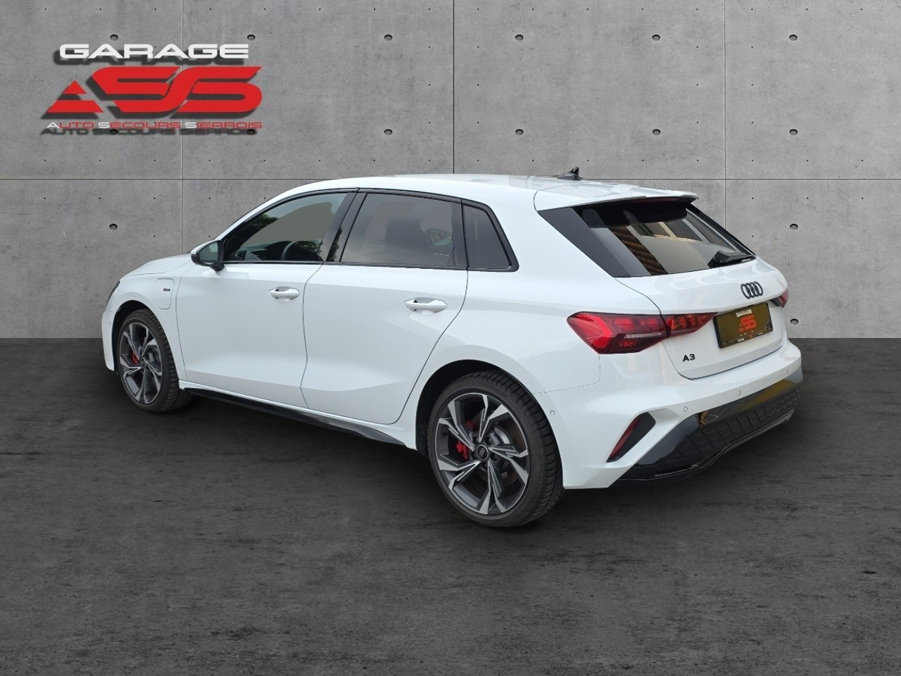 AUDI A3 Sportback 45 TFSI e S line Attraction S-tronic-showroom-element-3