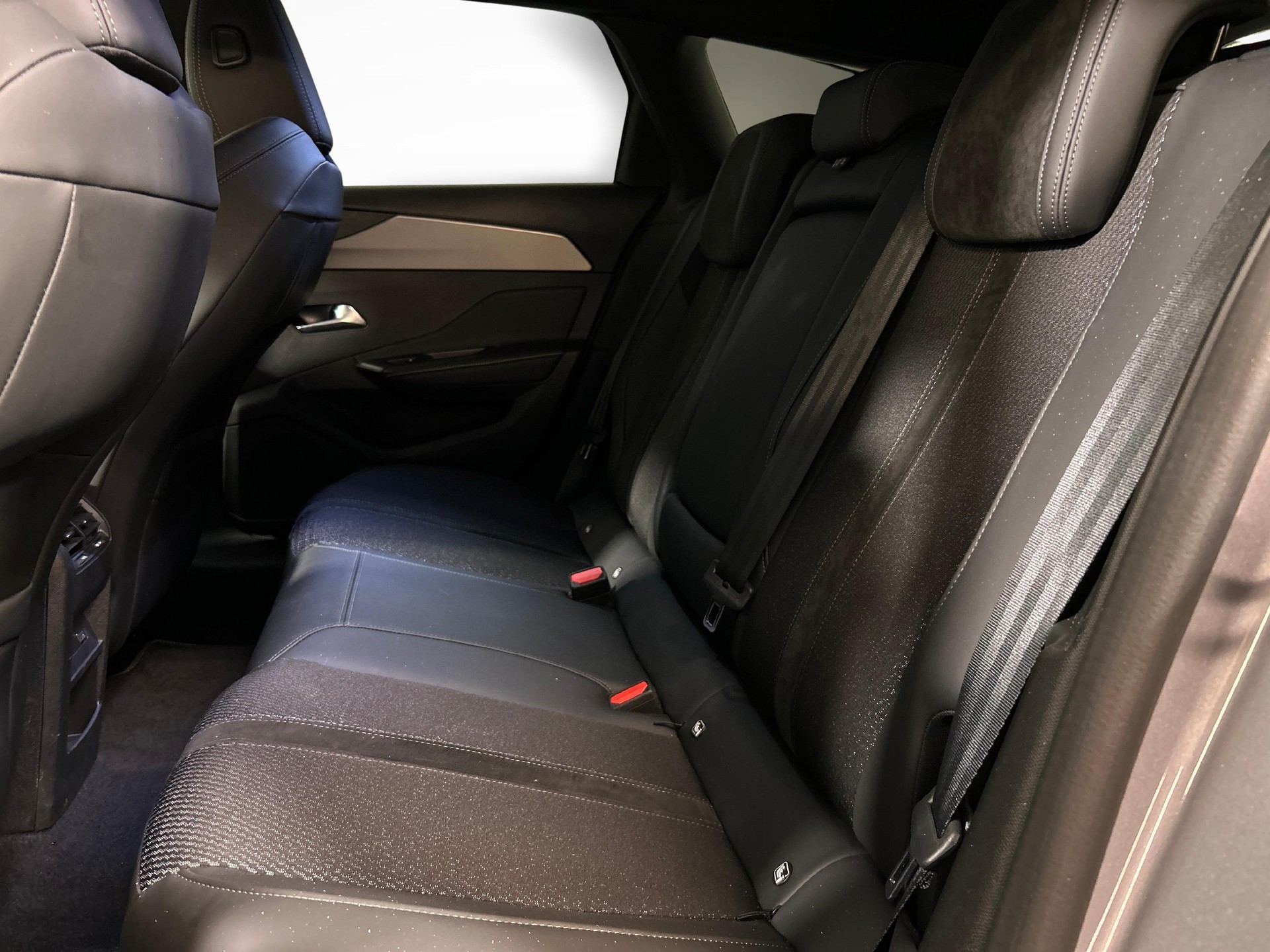 PEUGEOT 308 SW 1.6 PHEV 180 GT-showroom-element-3
