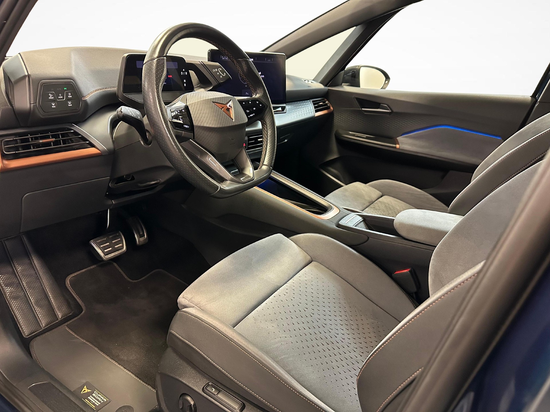 CUPRA Born Electric-showroom-element-3