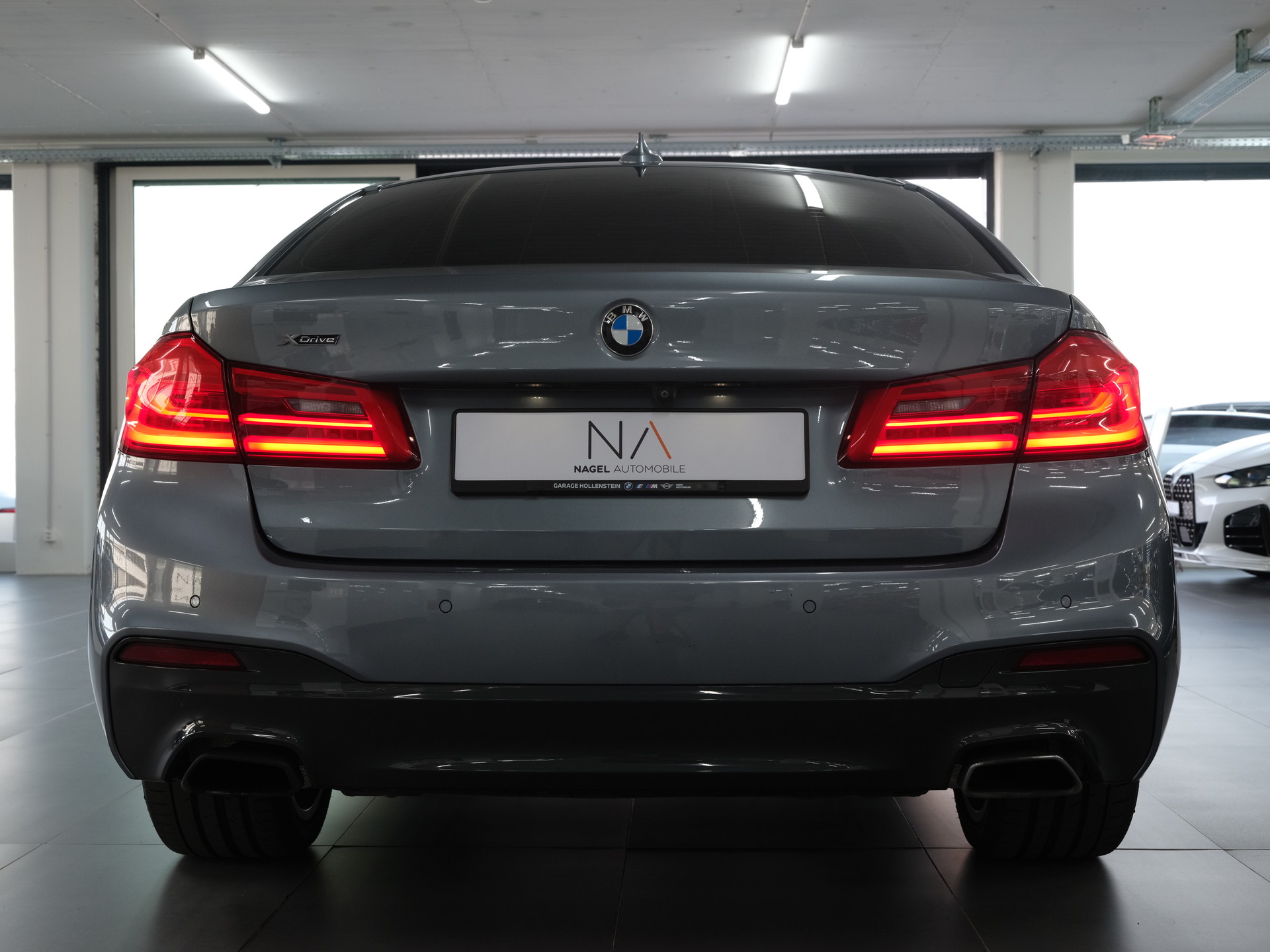 BMW 540i xDrive Sport Line Steptronic *360 Kamera* *Panorama* *X-Drive*-showroom-element-3