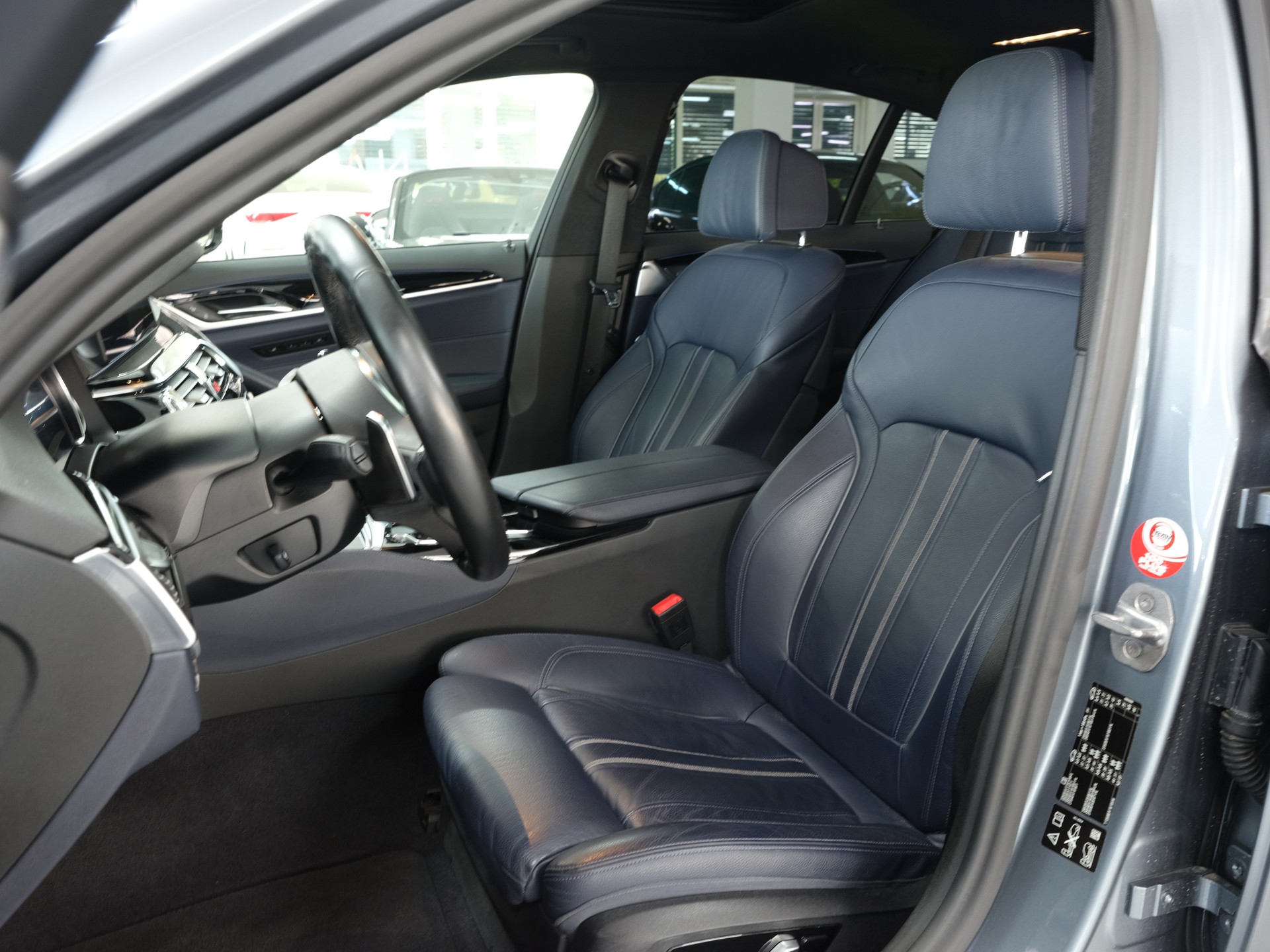 BMW 540i xDrive Sport Line Steptronic *360 Kamera* *Panorama* *X-Drive*-image-21