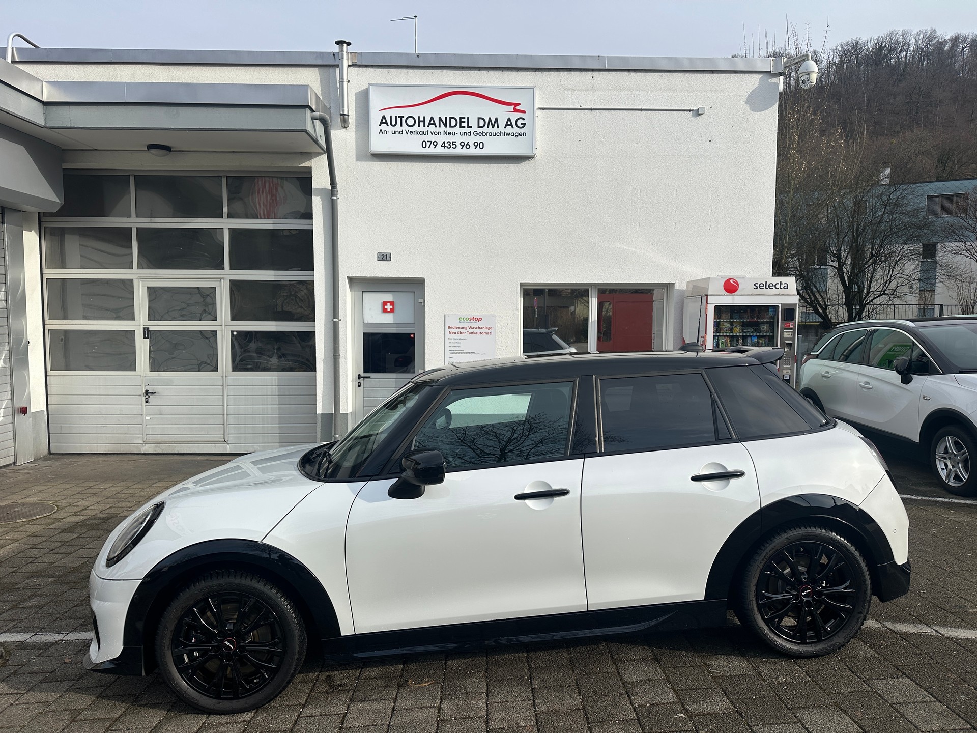 MINI Cooper S DKG-showroom-element-2