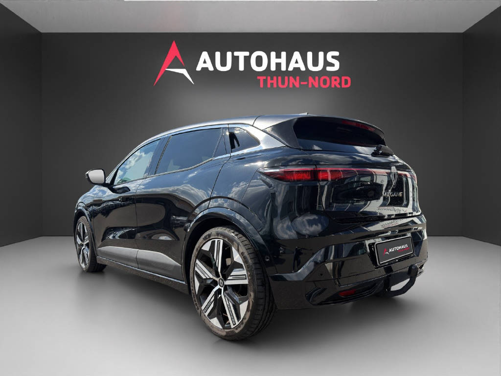 RENAULT Megane E-Tech-showroom-element-2