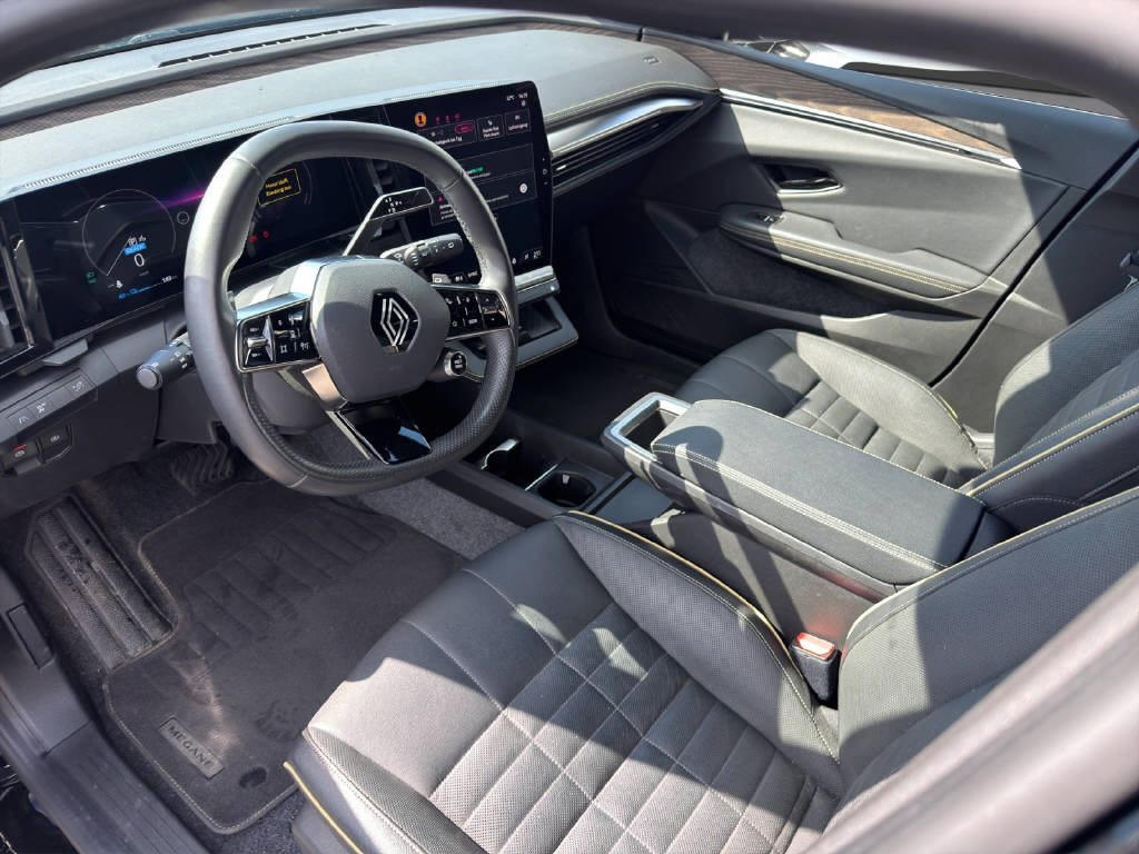 RENAULT Megane E-Tech-image-6