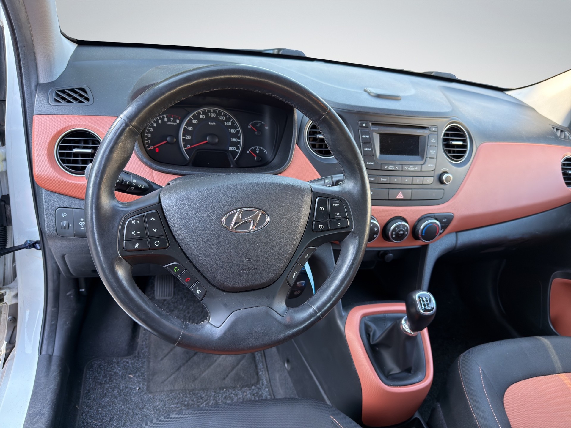 HYUNDAI i10 1.2 Vertex-image-9
