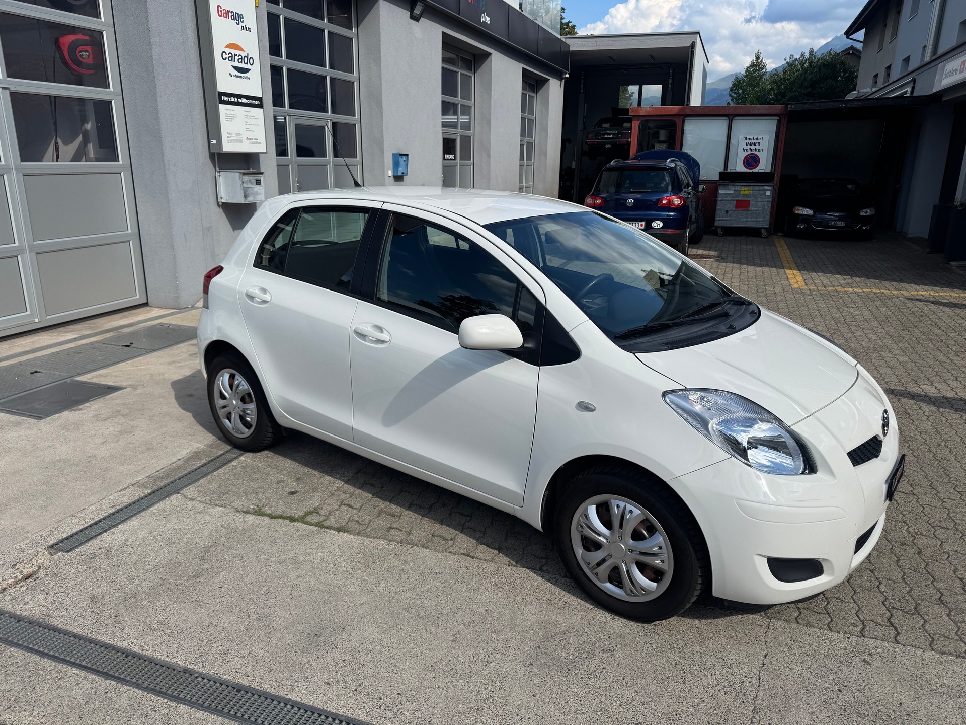 TOYOTA Yaris 1.33 Linea Sol-image-2