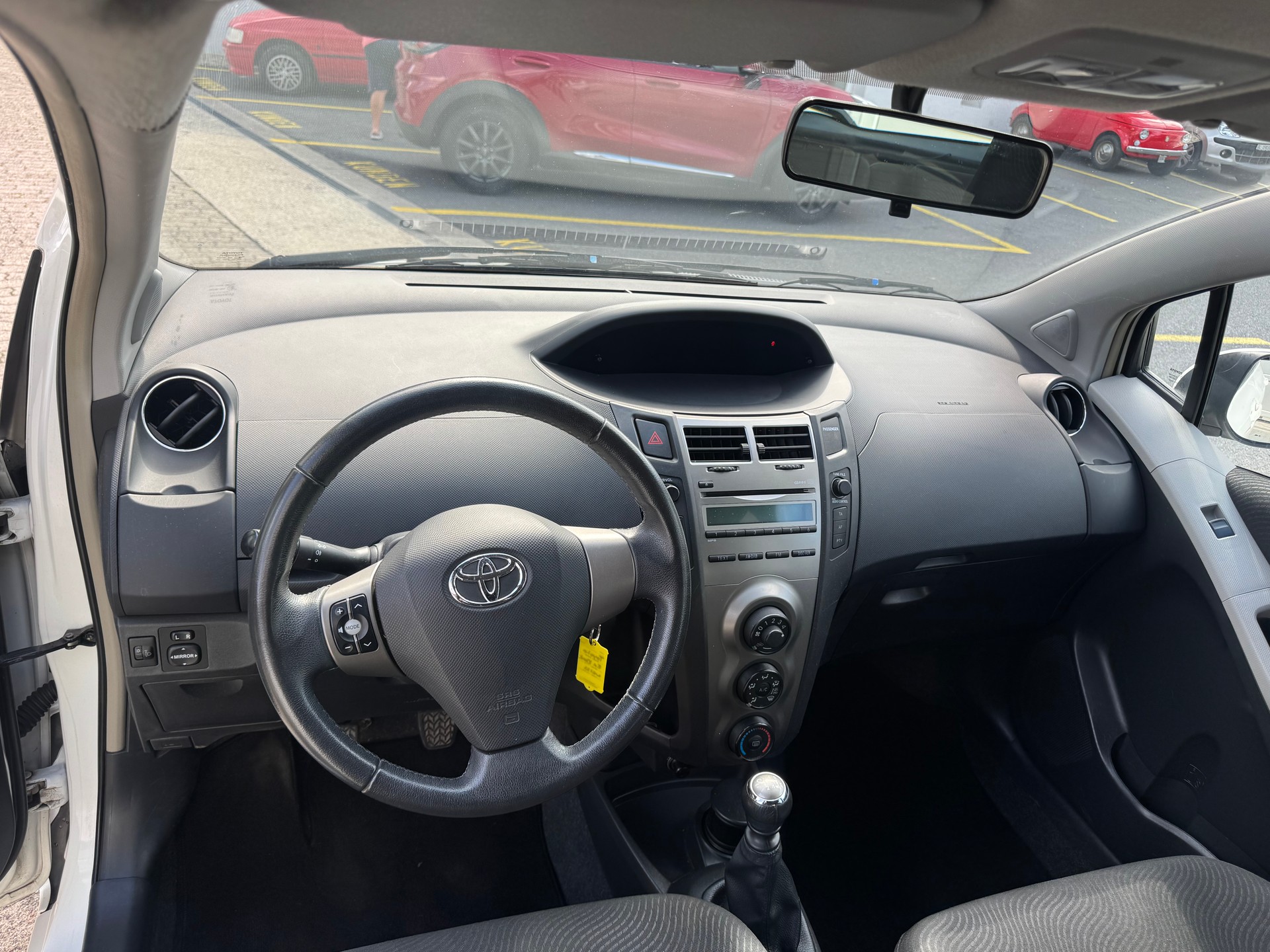 TOYOTA Yaris 1.33 Linea Sol-image-8