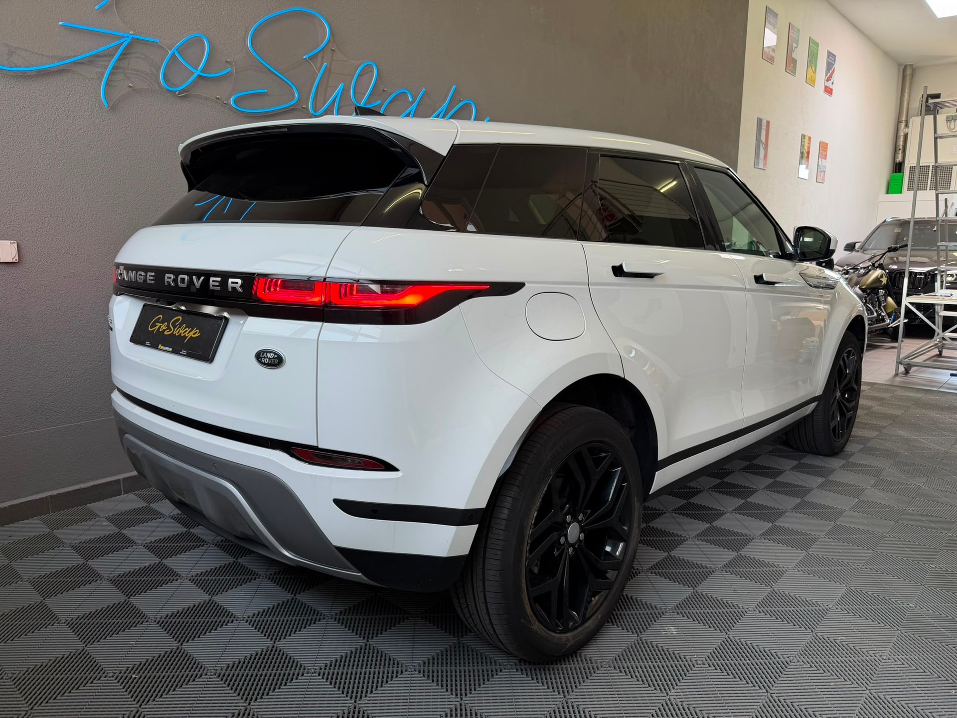 LAND ROVER Range Rover Evoque P 200 MHEV AT9-image-4