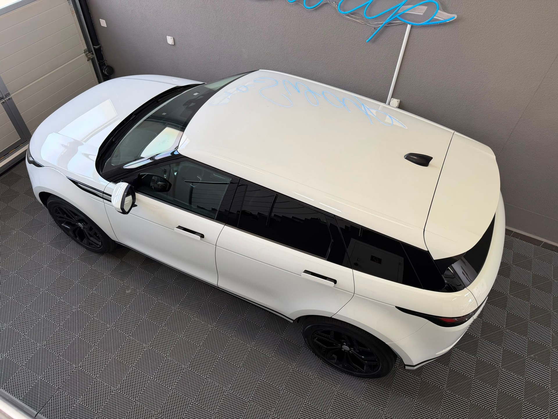 LAND ROVER Range Rover Evoque P 200 MHEV AT9-showroom-element-2