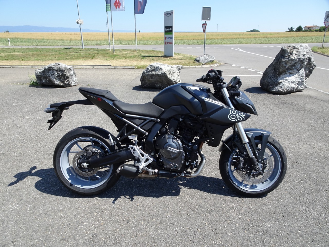 SUZUKI GSX 8 S (35kW)-image-1