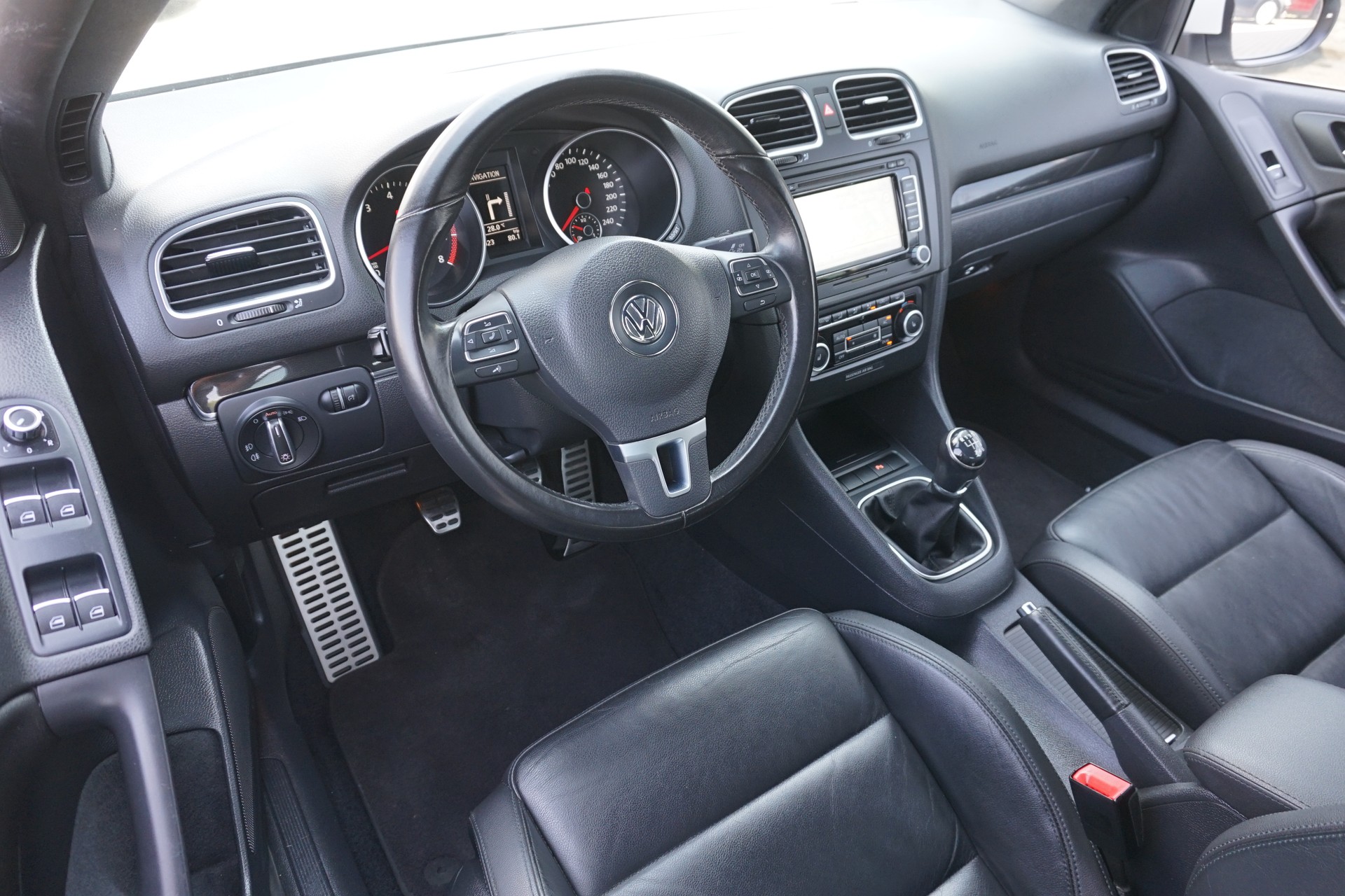 VW Golf 1.4 TSI 160PS 6-Gang Cabriolet-image-22