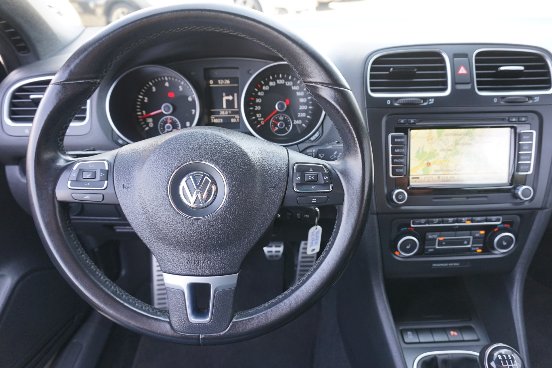 VW Golf 1.4 TSI 160PS 6-Gang Cabriolet-image-21
