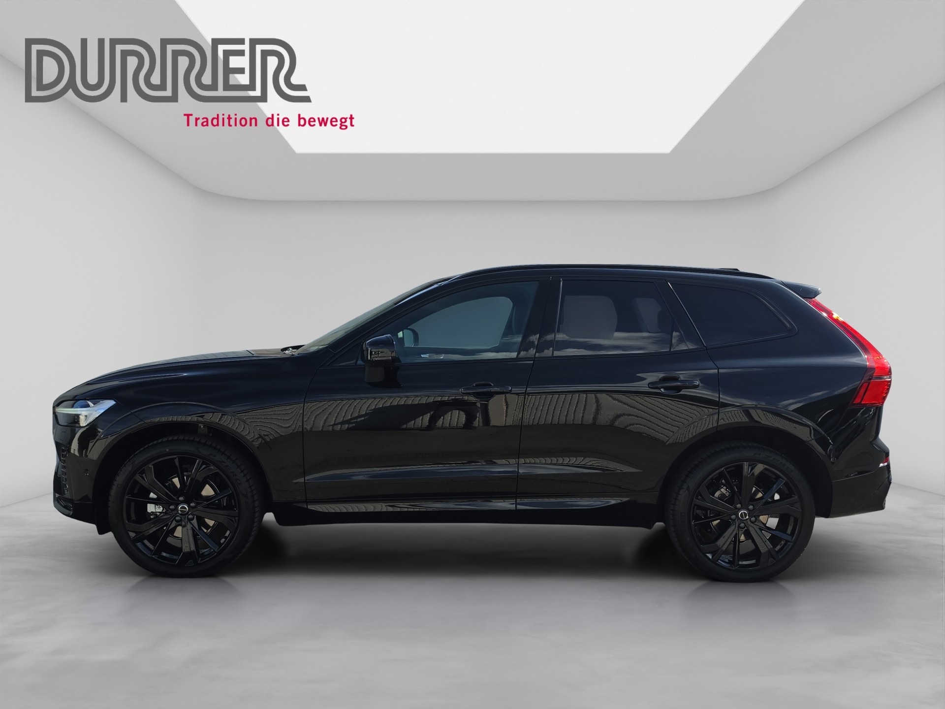 VOLVO XC60 2.0 B5 MH Black Edition AWD-showroom-element-1