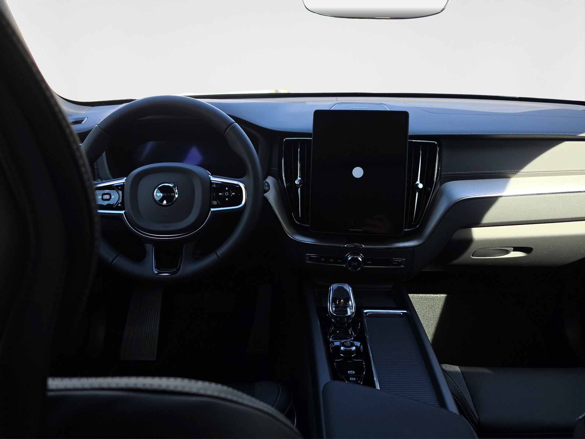 VOLVO XC60 2.0 B5 MH Black Edition AWD-image-10