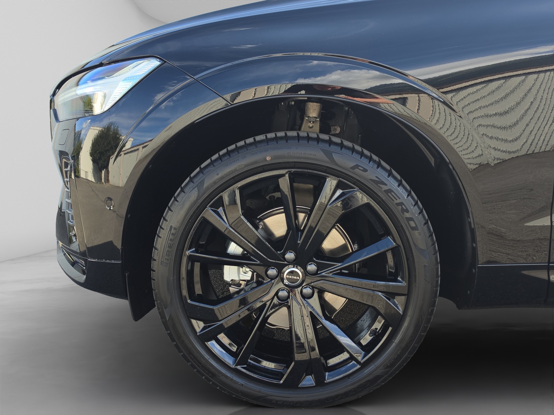 VOLVO XC60 2.0 B5 MH Black Edition AWD-image-8