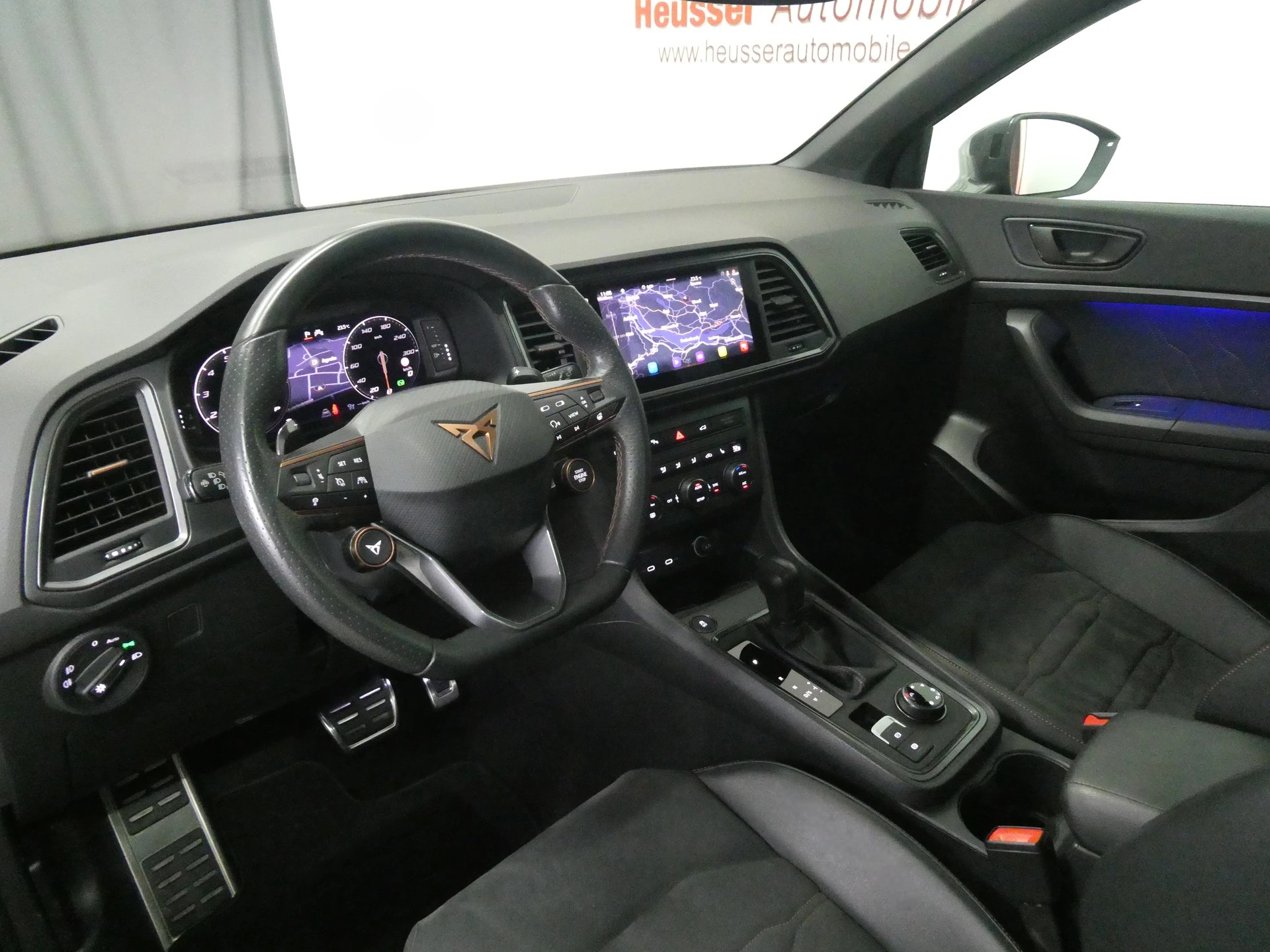 CUPRA Ateca 2.0TSI VZ 4Drive DSG - Panorama - Navi - Beats - Sportsitze - Sitzmemory - 360° Kamera - AHK - 300 PS-image-8