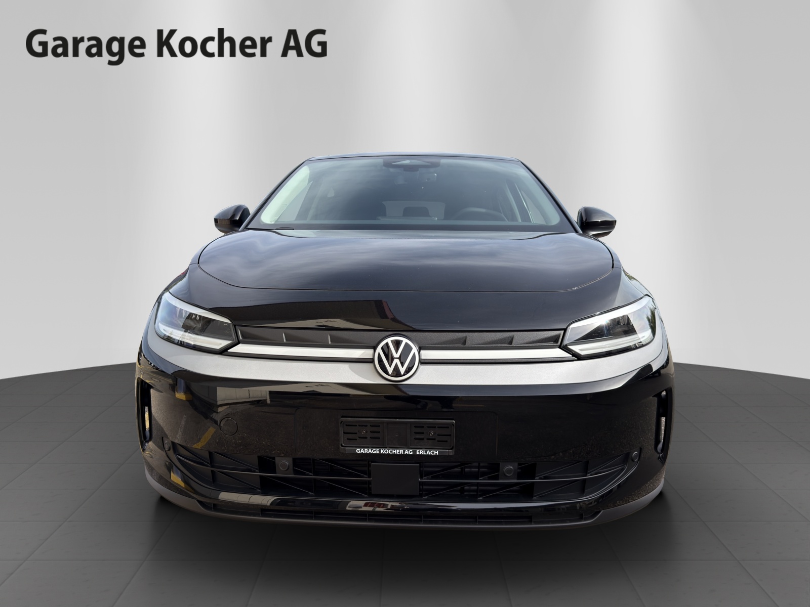 VW ID.Polo 52 kWh Life Edition One-showroom-element-1
