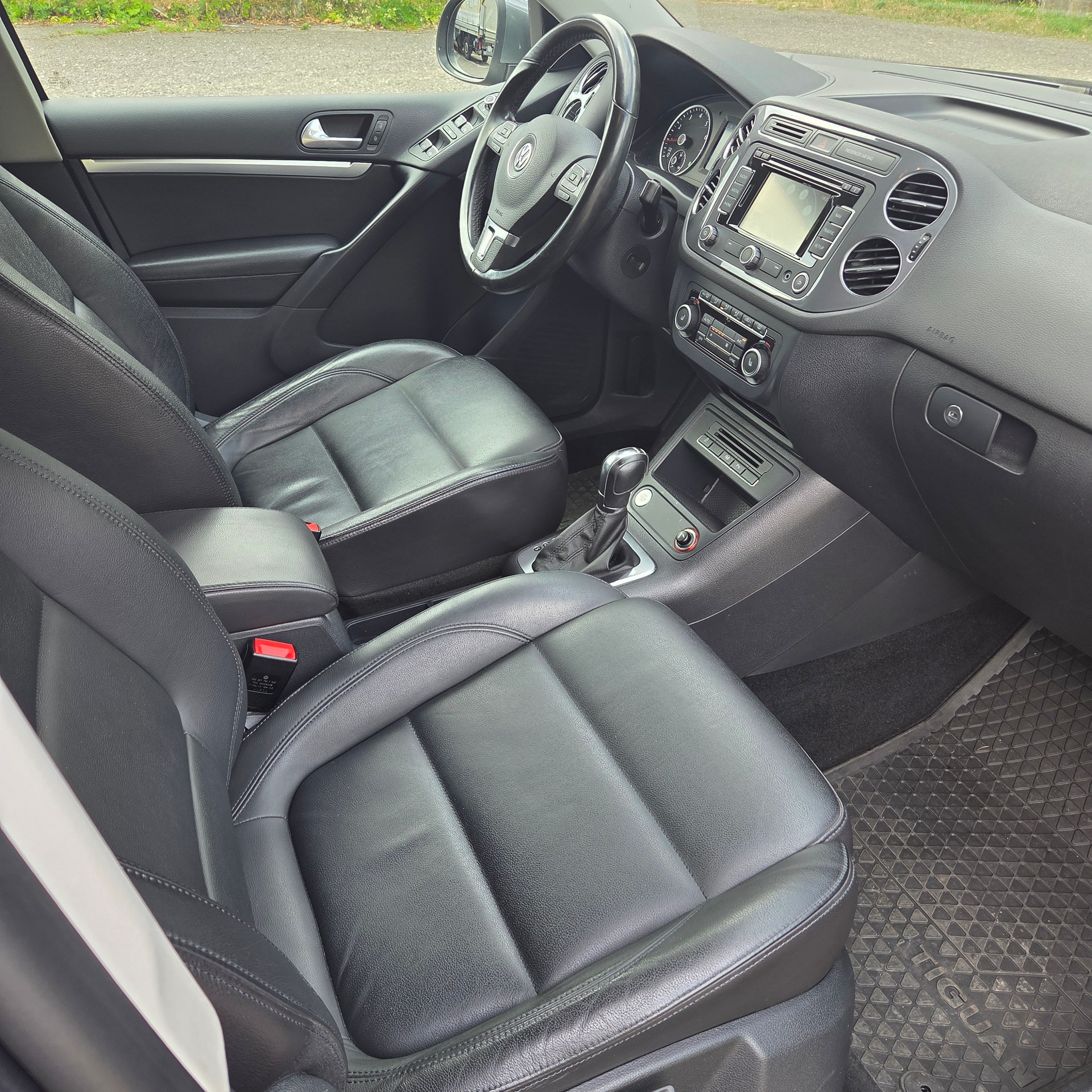 VW Tiguan 2.0 TSI Sport&Style 4Motion DSG-image-11