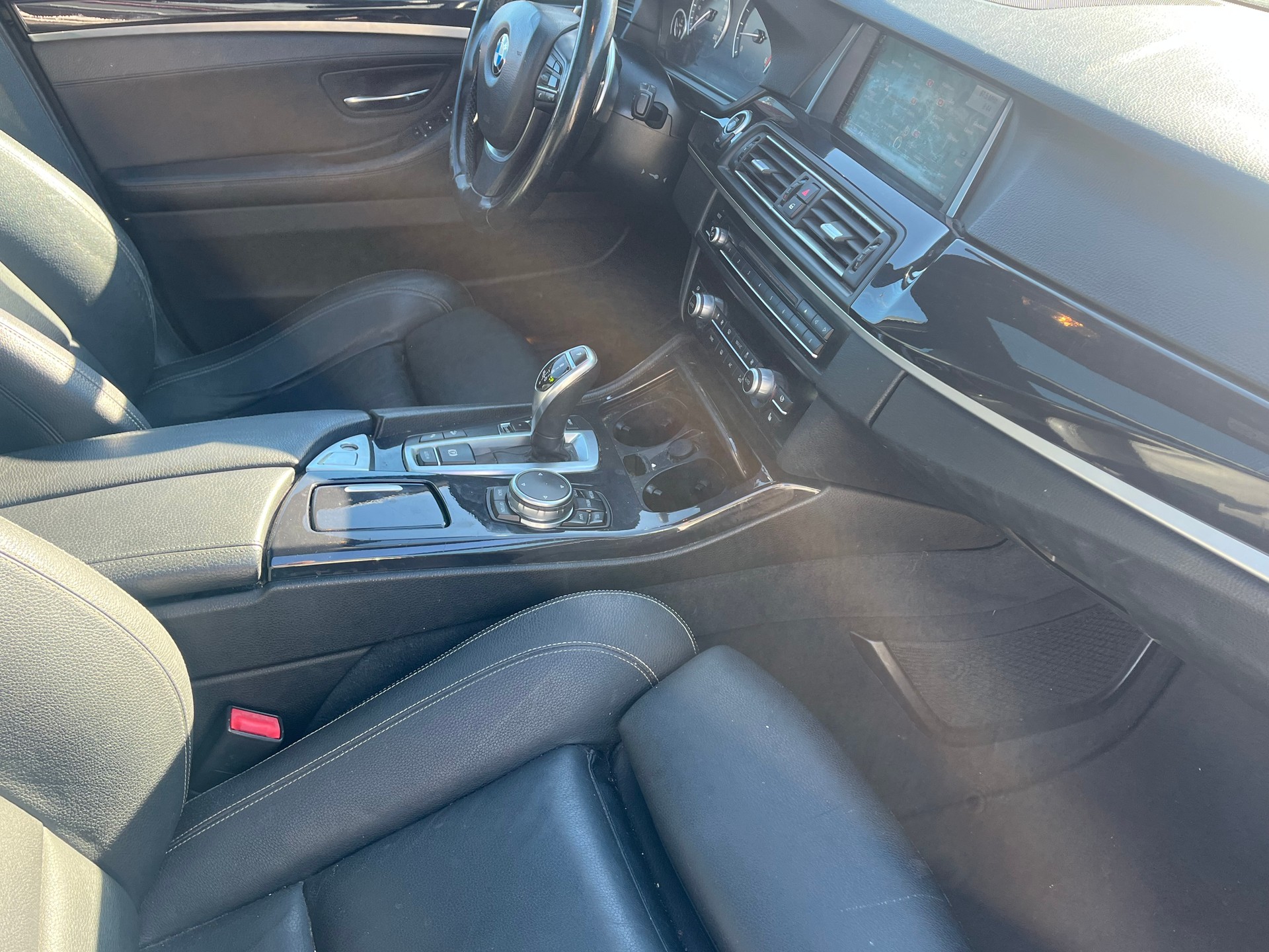 BMW 530d Touring xDrive Luxury Line Steptronic-image-9