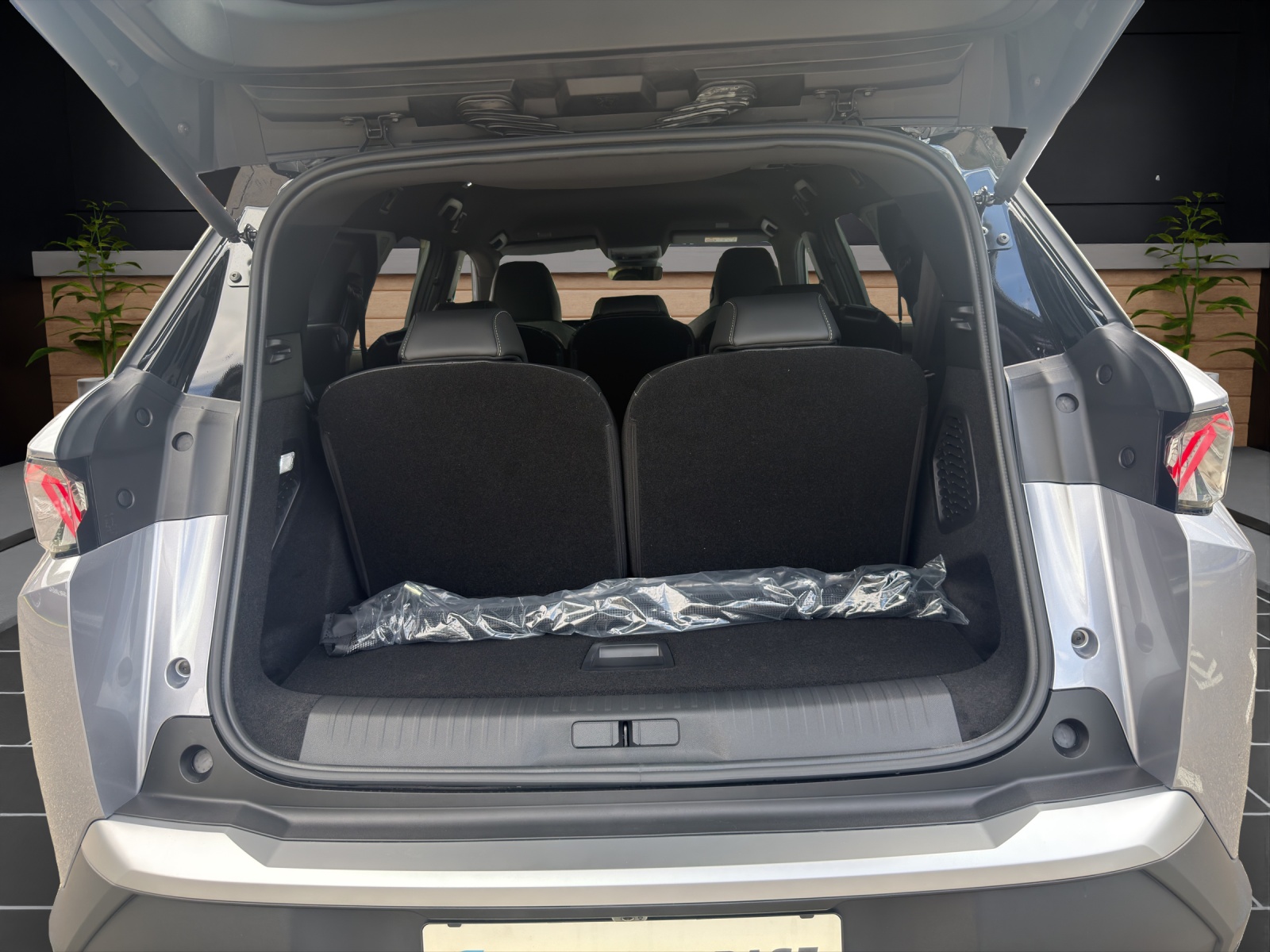 PEUGEOT 5008 NEW 145 e-DCS6 GT-image-8