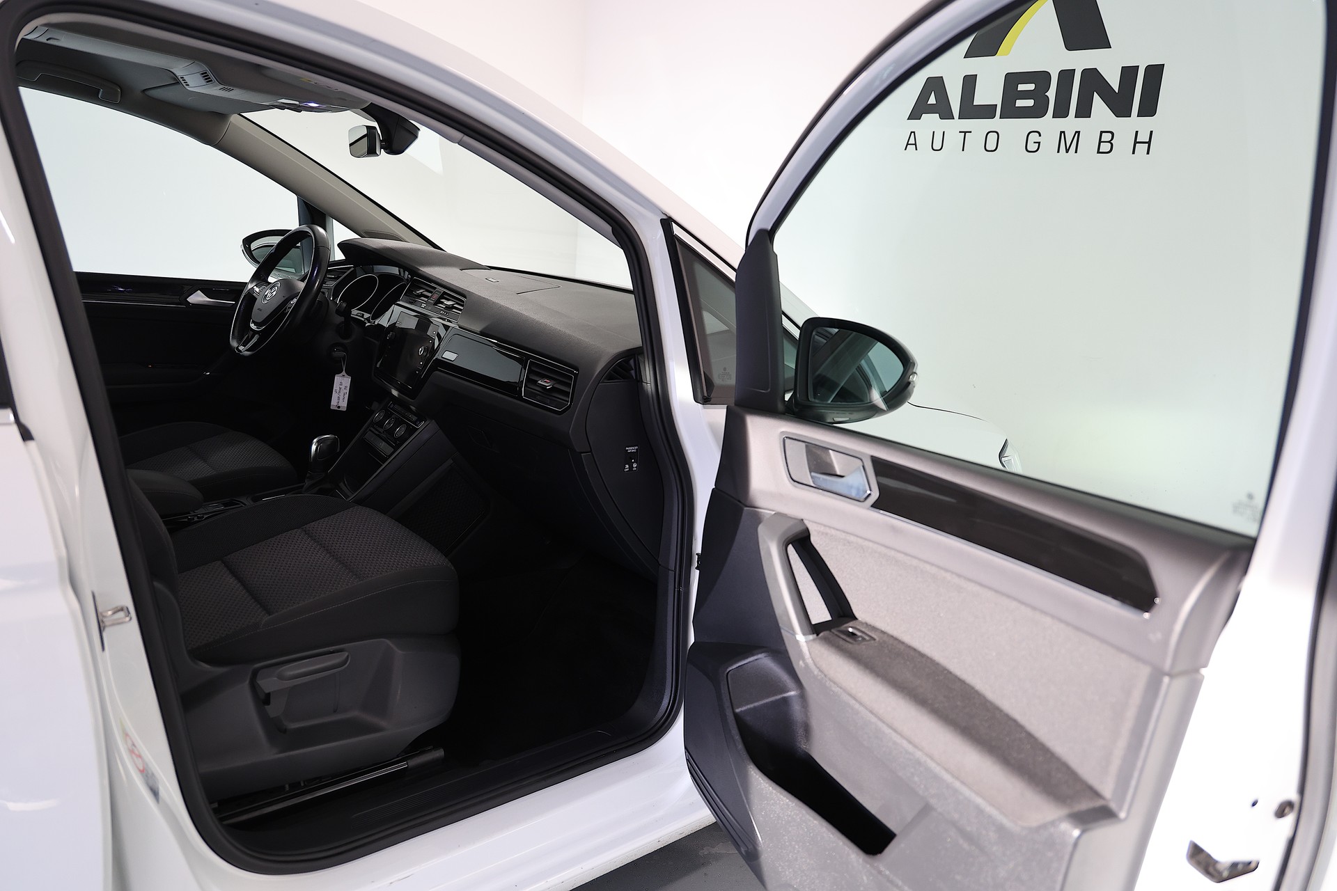 VW Touran 2.0 TDI SCR Comfortline DSG-image-8