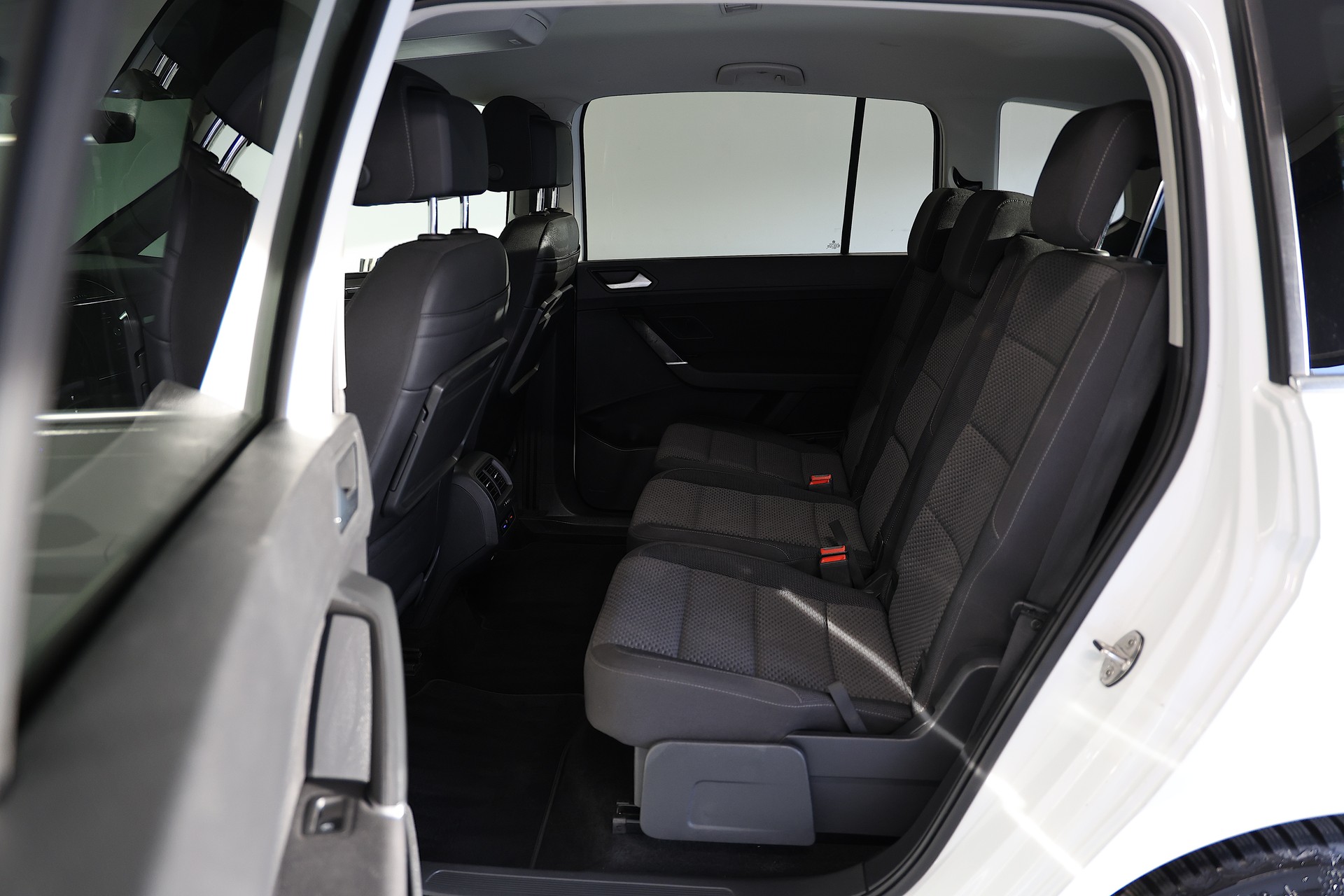 VW Touran 2.0 TDI SCR Comfortline DSG-image-11