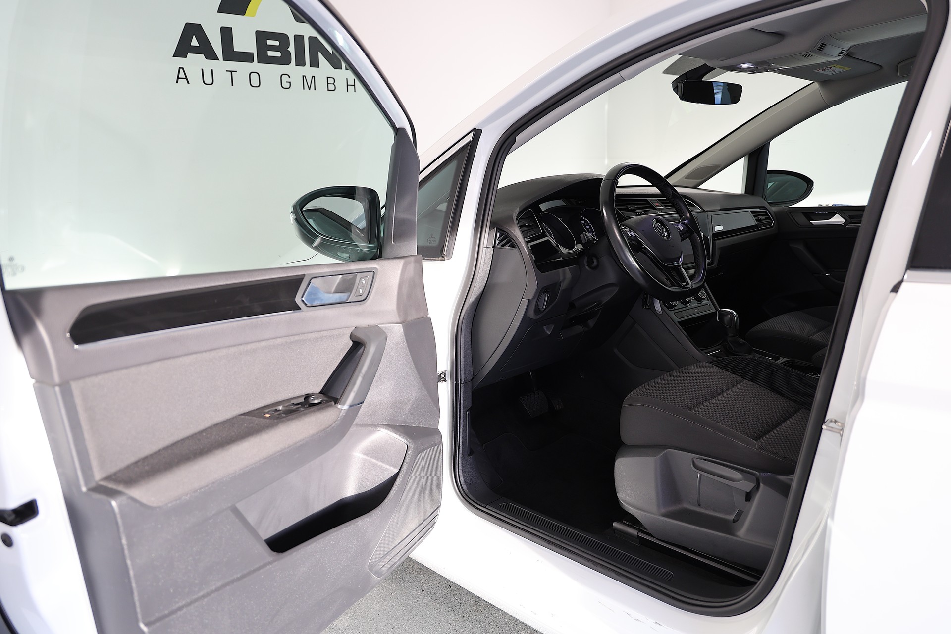 VW Touran 2.0 TDI SCR Comfortline DSG-image-4