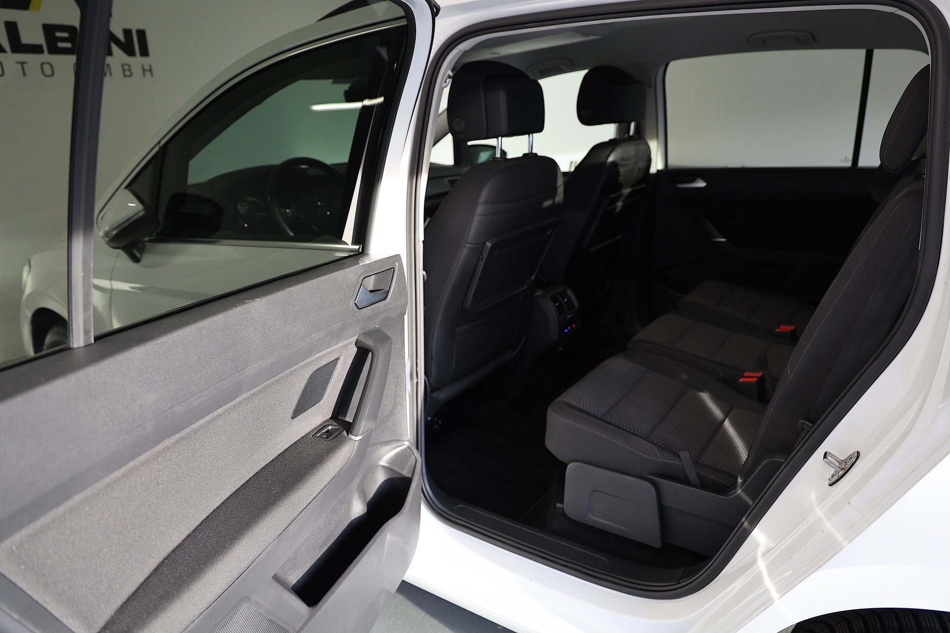 VW Touran 2.0 TDI SCR Comfortline DSG-image-10