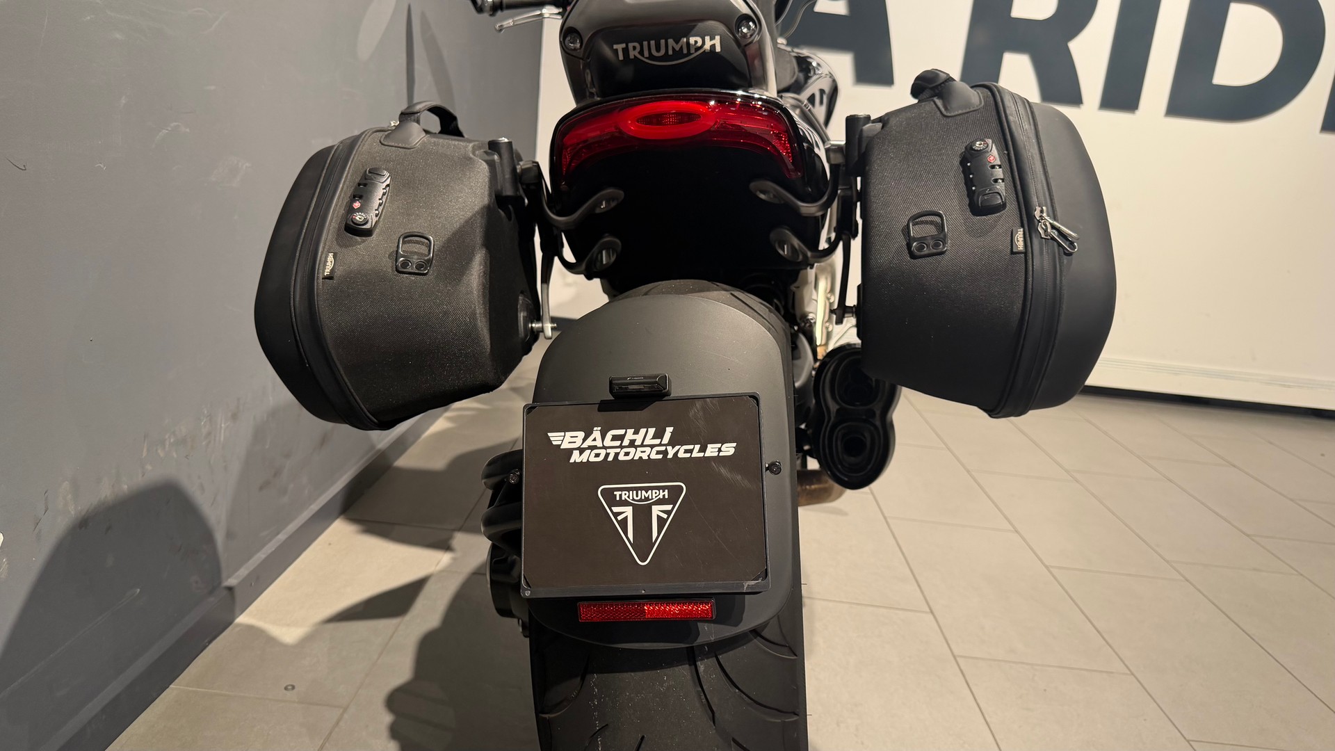 TRIUMPH Rocket 3 GT-image-8