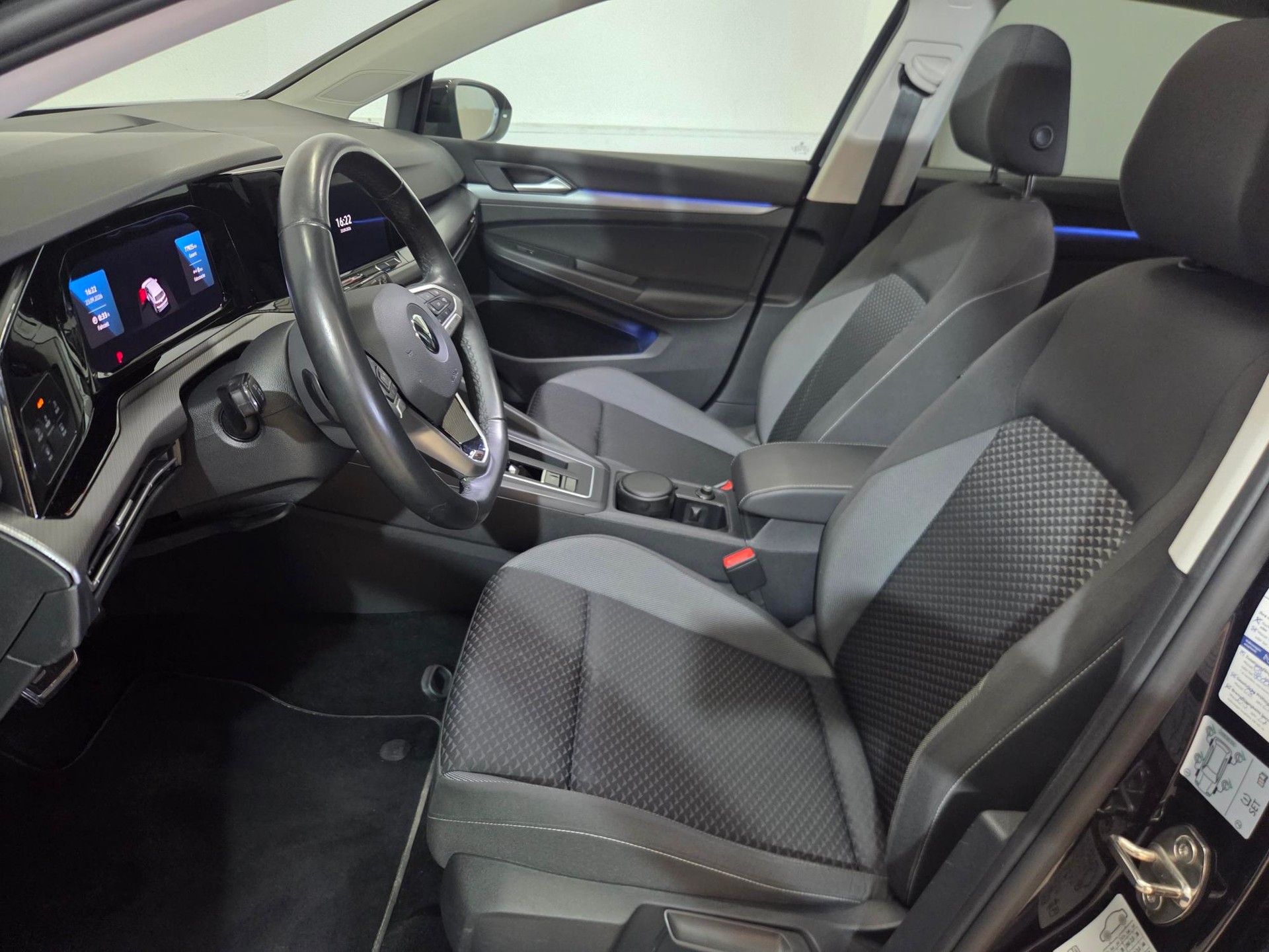 VW Golf 2.0 TDI Style DSG-image-8