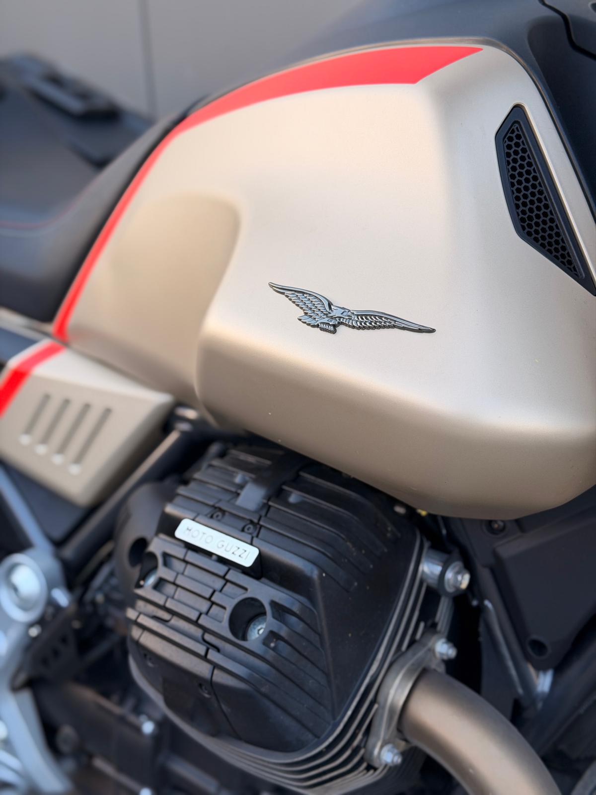 MOTO GUZZI V85 TT 850 Travel Pack-image-5