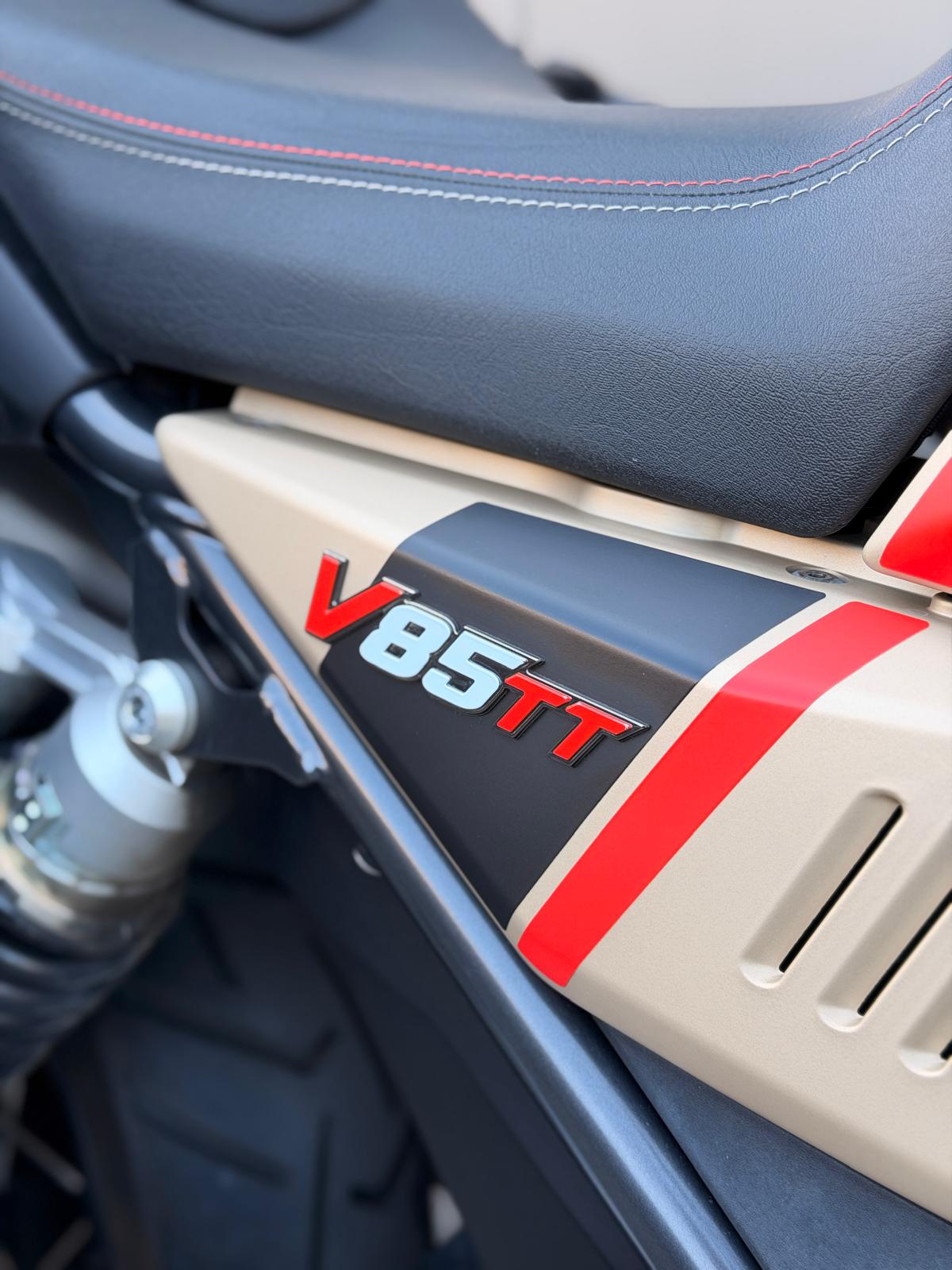 MOTO GUZZI V85 TT 850 Travel Pack-image-6