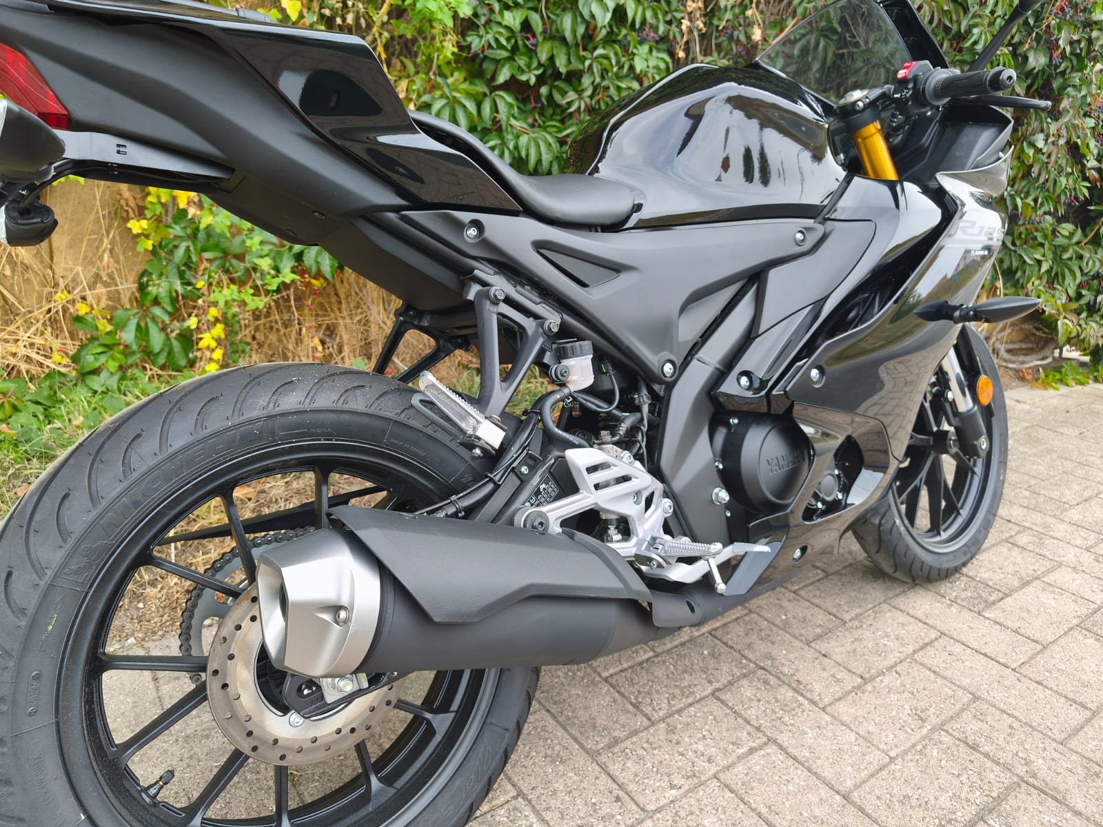 YAMAHA YZF-R 125 ABS-image-3