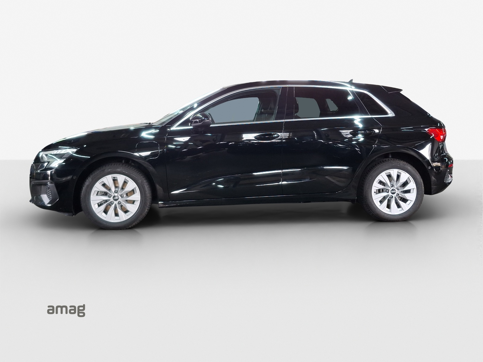 AUDI A3 Sportback 40 TFSI e S-tronic-showroom-element-1