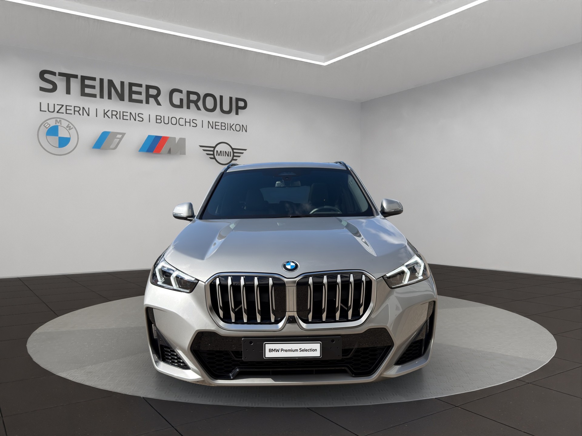 BMW X1 xDrive 23i 48V M Sport-showroom-element-1