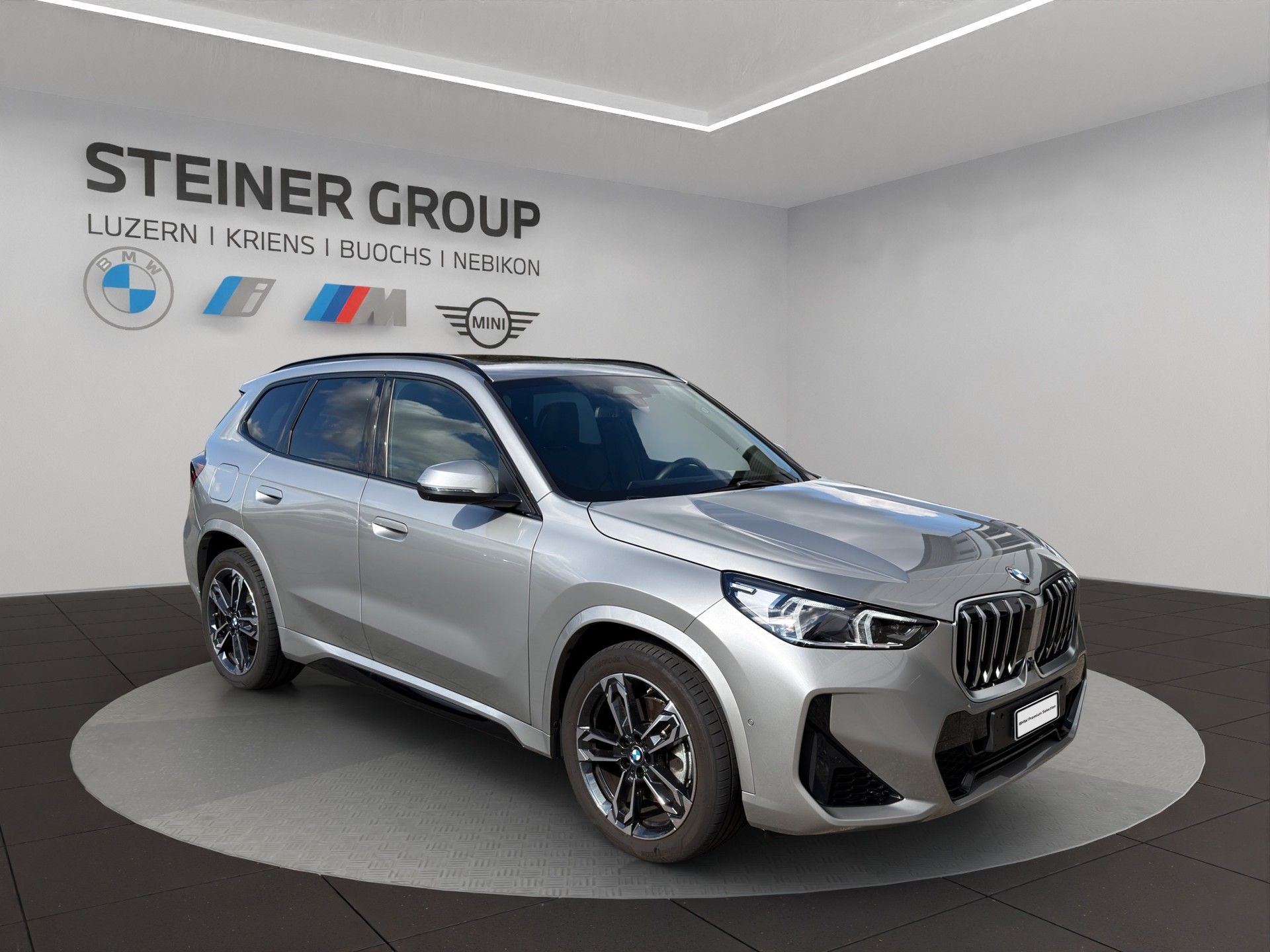 BMW X1 xDrive 23i 48V M Sport-showroom-element-2