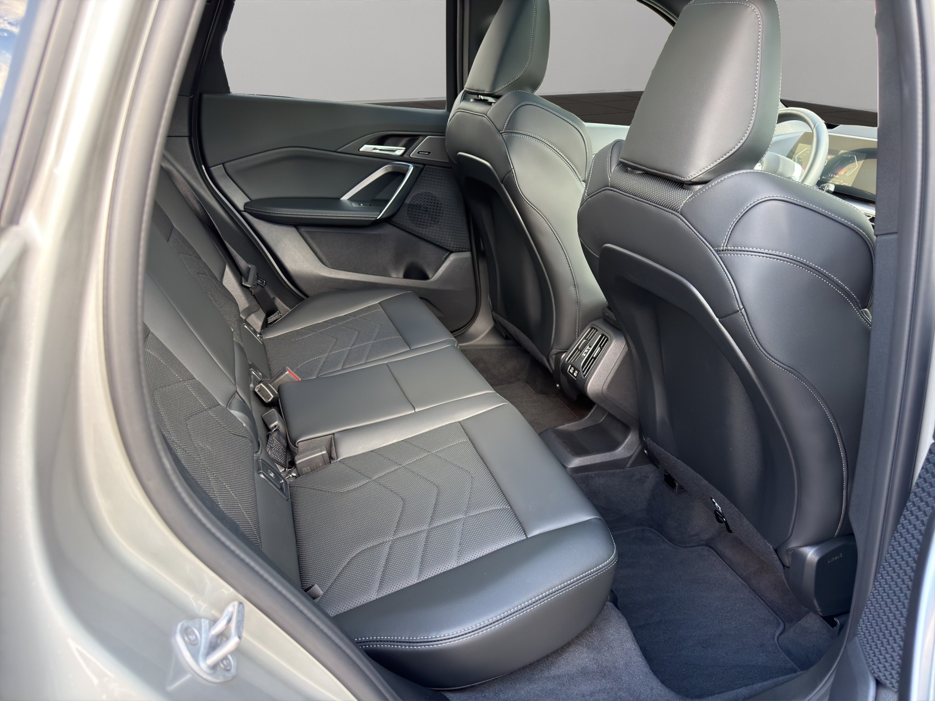 BMW X1 xDrive 23i 48V M Sport-image-17