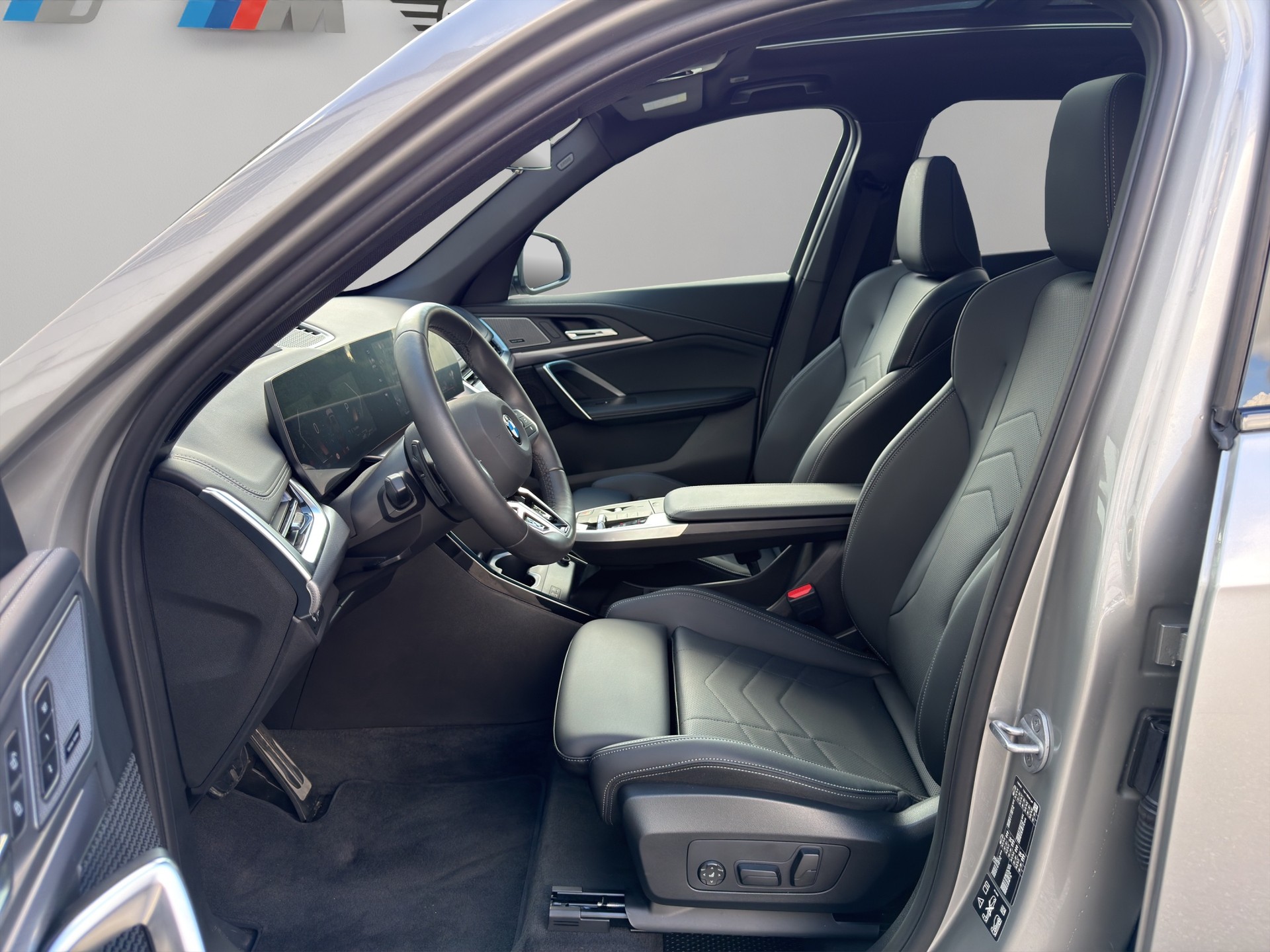 BMW X1 xDrive 23i 48V M Sport-image-15
