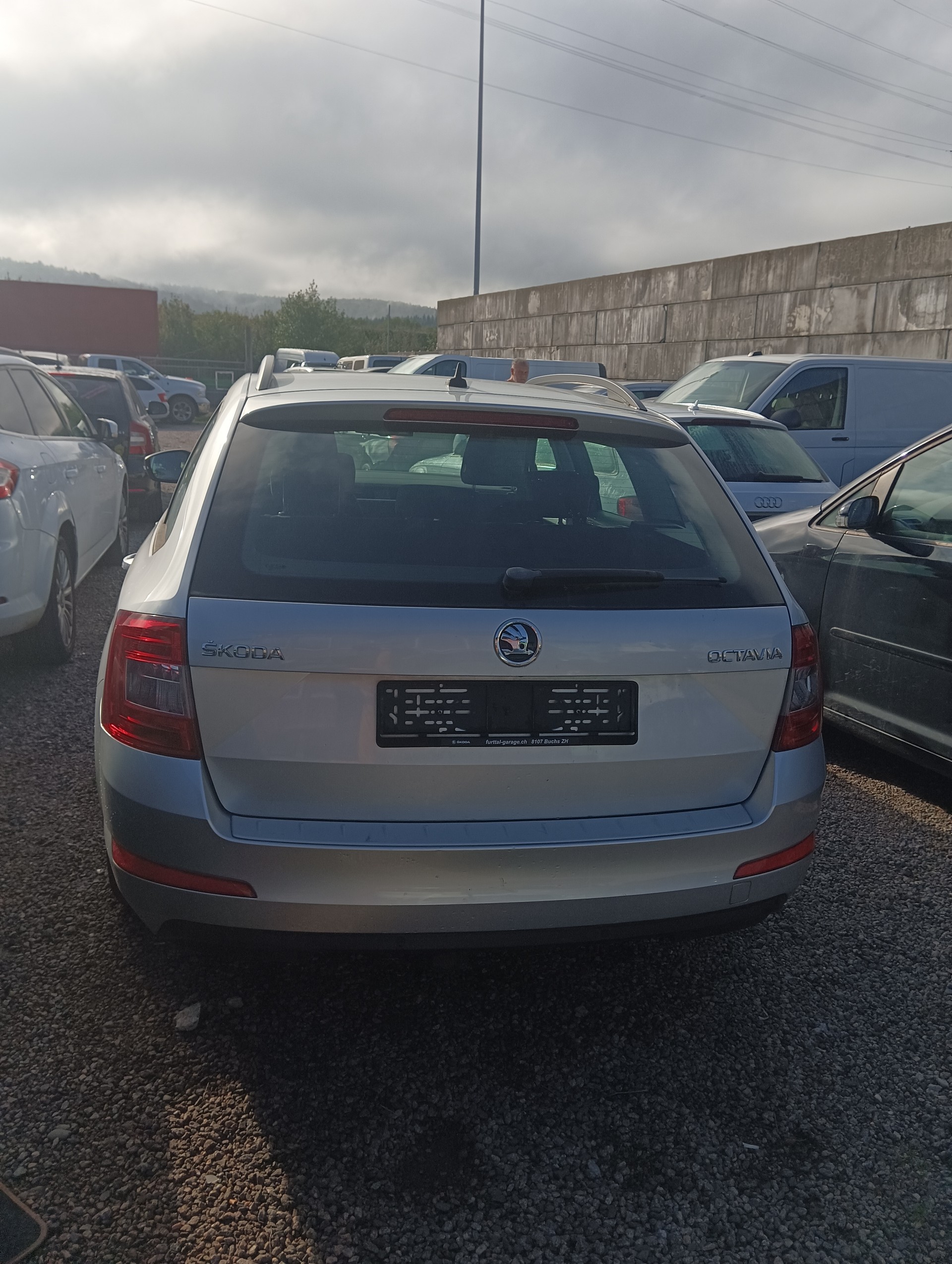 SKODA Octavia Combi 1.6 TDI Ambition DSG-image-2