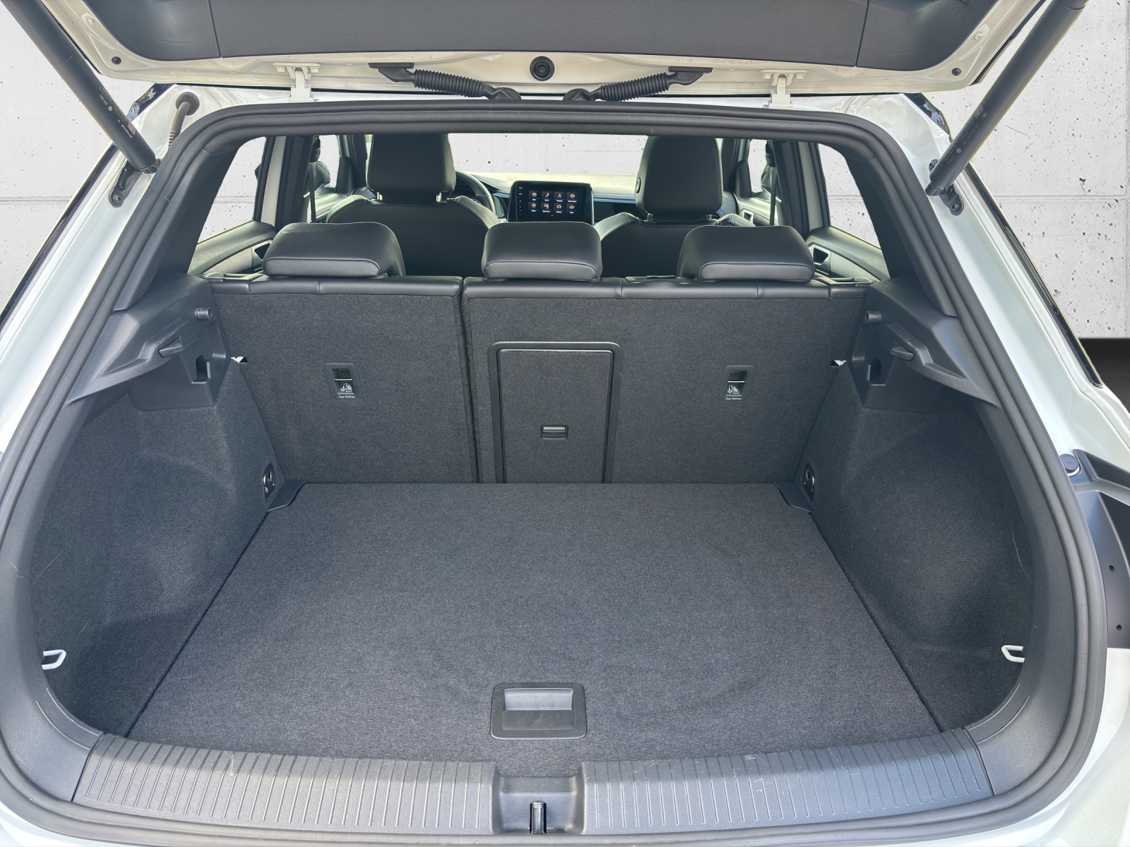 VW T-Roc 2.0 TSI R-Line DSG 4Motion mit fortl. Werksgarantie, AHK, Panorama-Ausstell-/Schiebedach, Standheizung & Winterräder-image-7