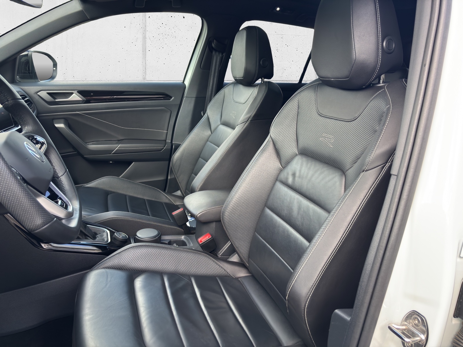 VW T-Roc 2.0 TSI R-Line DSG 4Motion mit fortl. Werksgarantie, AHK, Panorama-Ausstell-/Schiebedach, Standheizung & Winterräder-image-27