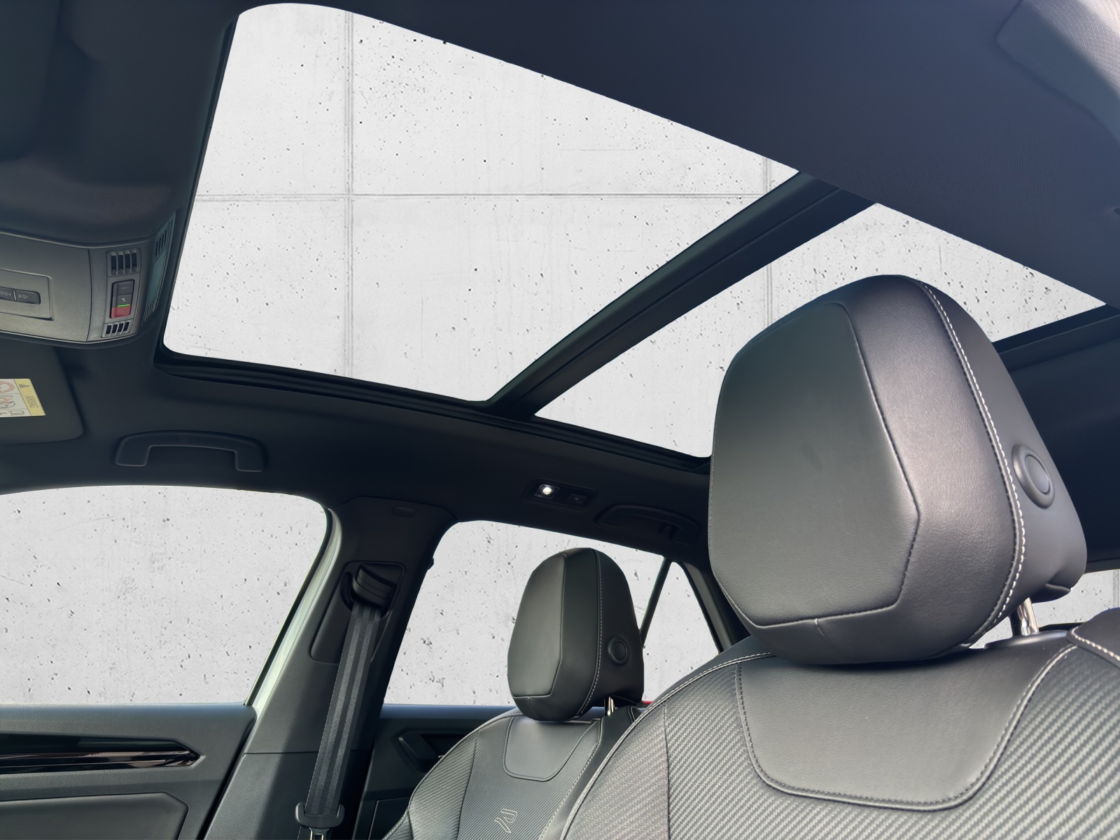 VW T-Roc 2.0 TSI R-Line DSG 4Motion mit fortl. Werksgarantie, AHK, Panorama-Ausstell-/Schiebedach, Standheizung & Winterräder-image-26