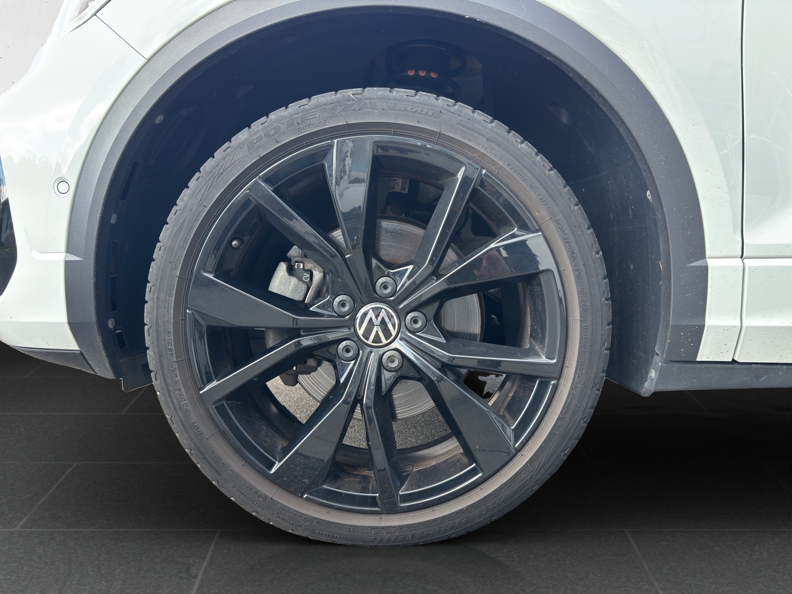 VW T-Roc 2.0 TSI R-Line DSG 4Motion mit fortl. Werksgarantie, AHK, Panorama-Ausstell-/Schiebedach, Standheizung & Winterräder-image-10