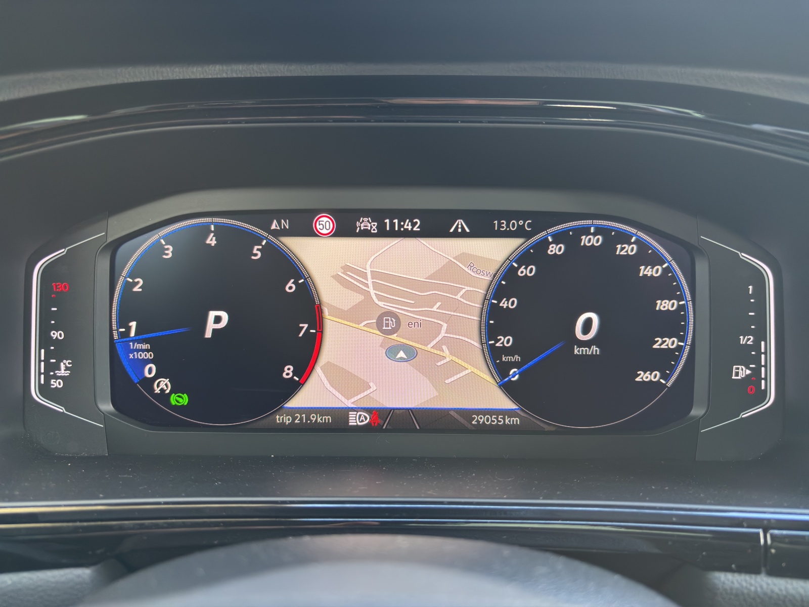 VW T-Roc 2.0 TSI R-Line DSG 4Motion mit fortl. Werksgarantie, AHK, Panorama-Ausstell-/Schiebedach, Standheizung & Winterräder-image-16