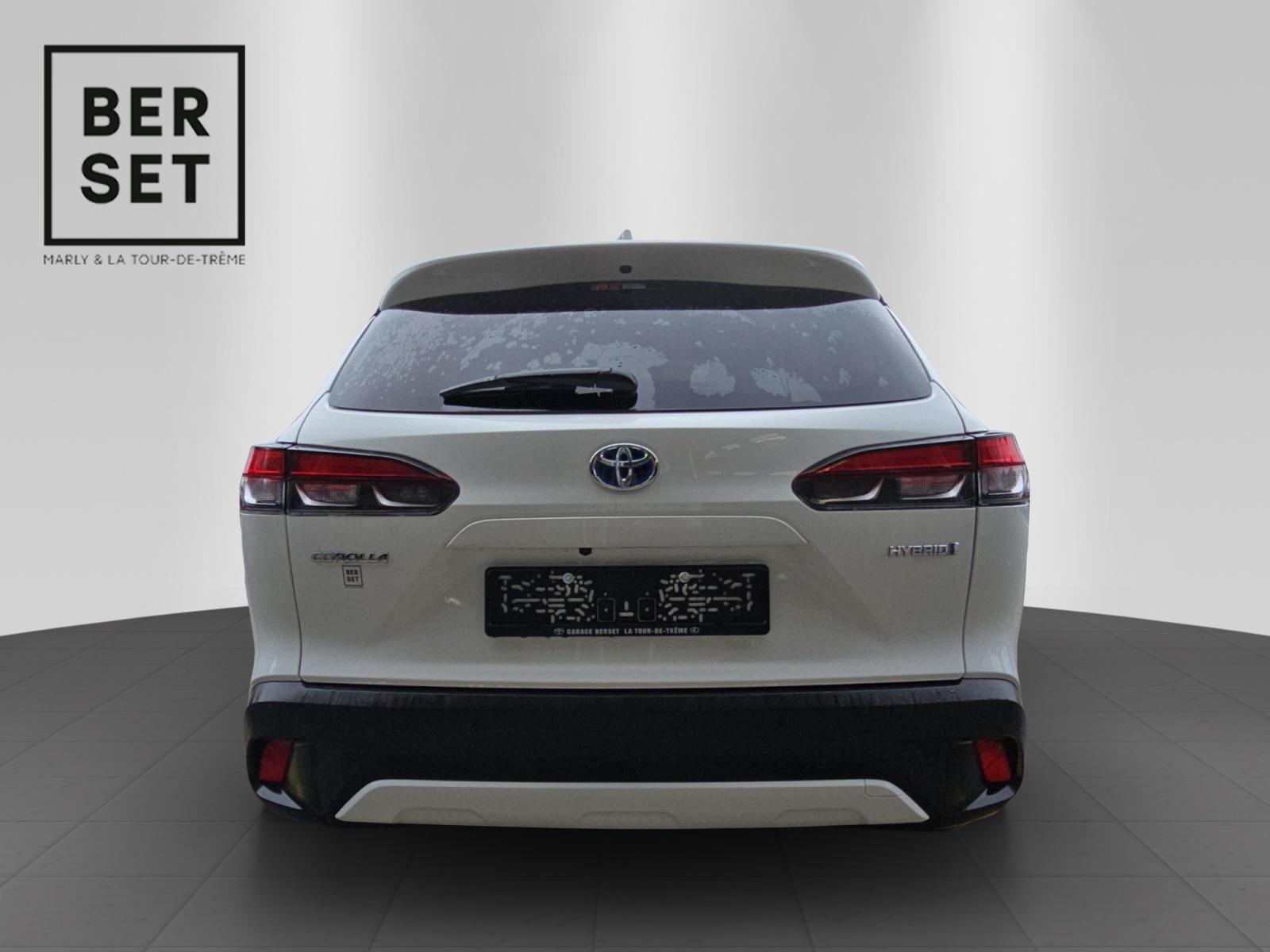 TOYOTA Corolla Cross 2.0 HSD Trend AWD-i-showroom-element-3