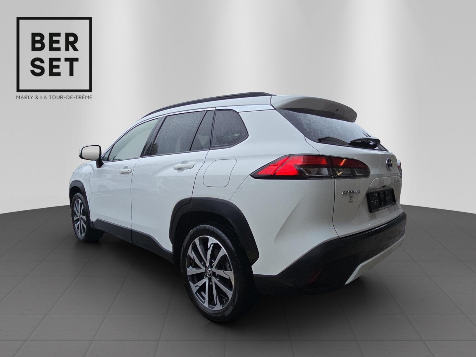 TOYOTA Corolla Cross 2.0 HSD Trend AWD-i-showroom-element-2