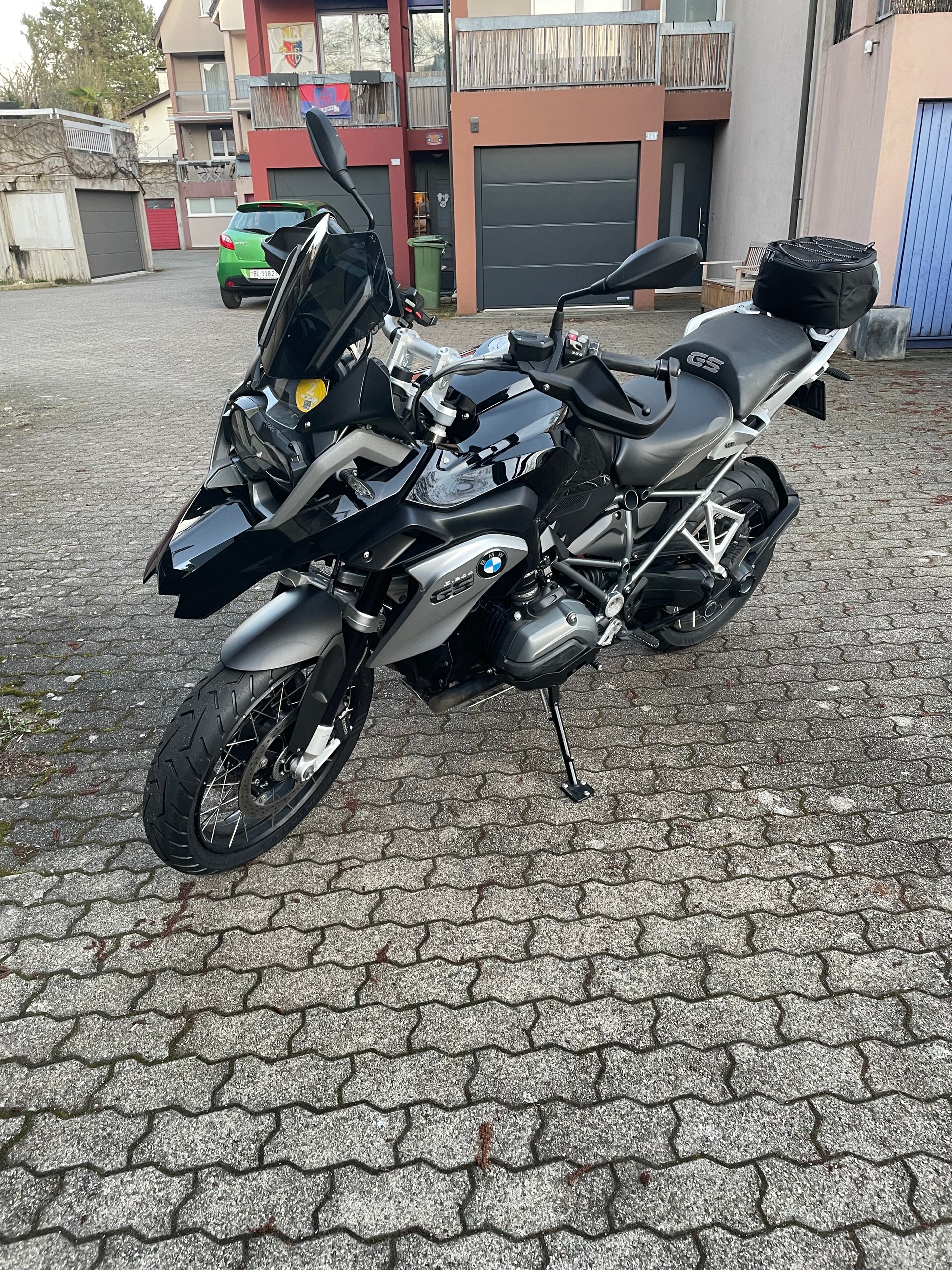 BMW R 1200 GS Triple Black-image-1